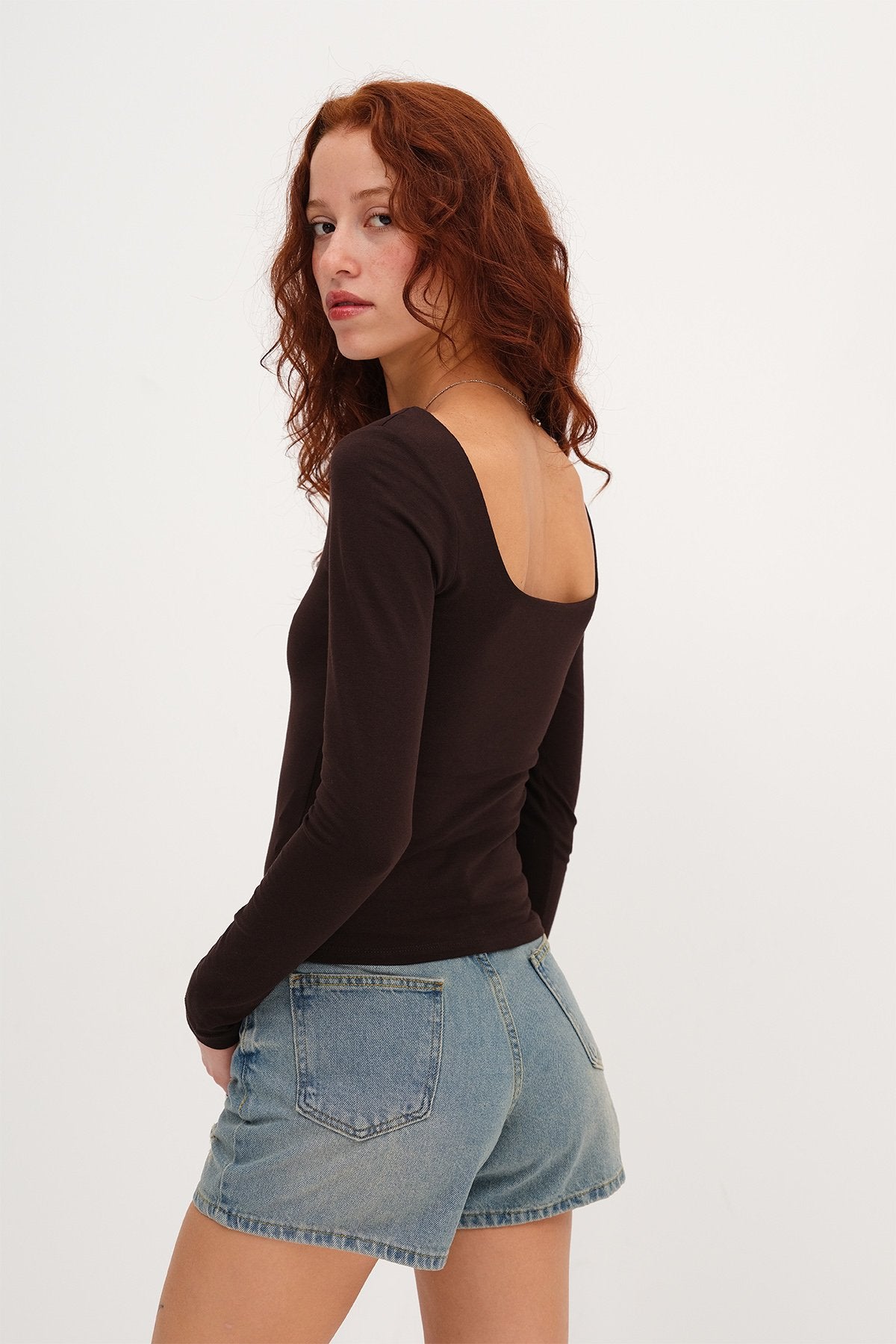 Bitter-Coffee_Square-Neck-Basic-Blouse-addax