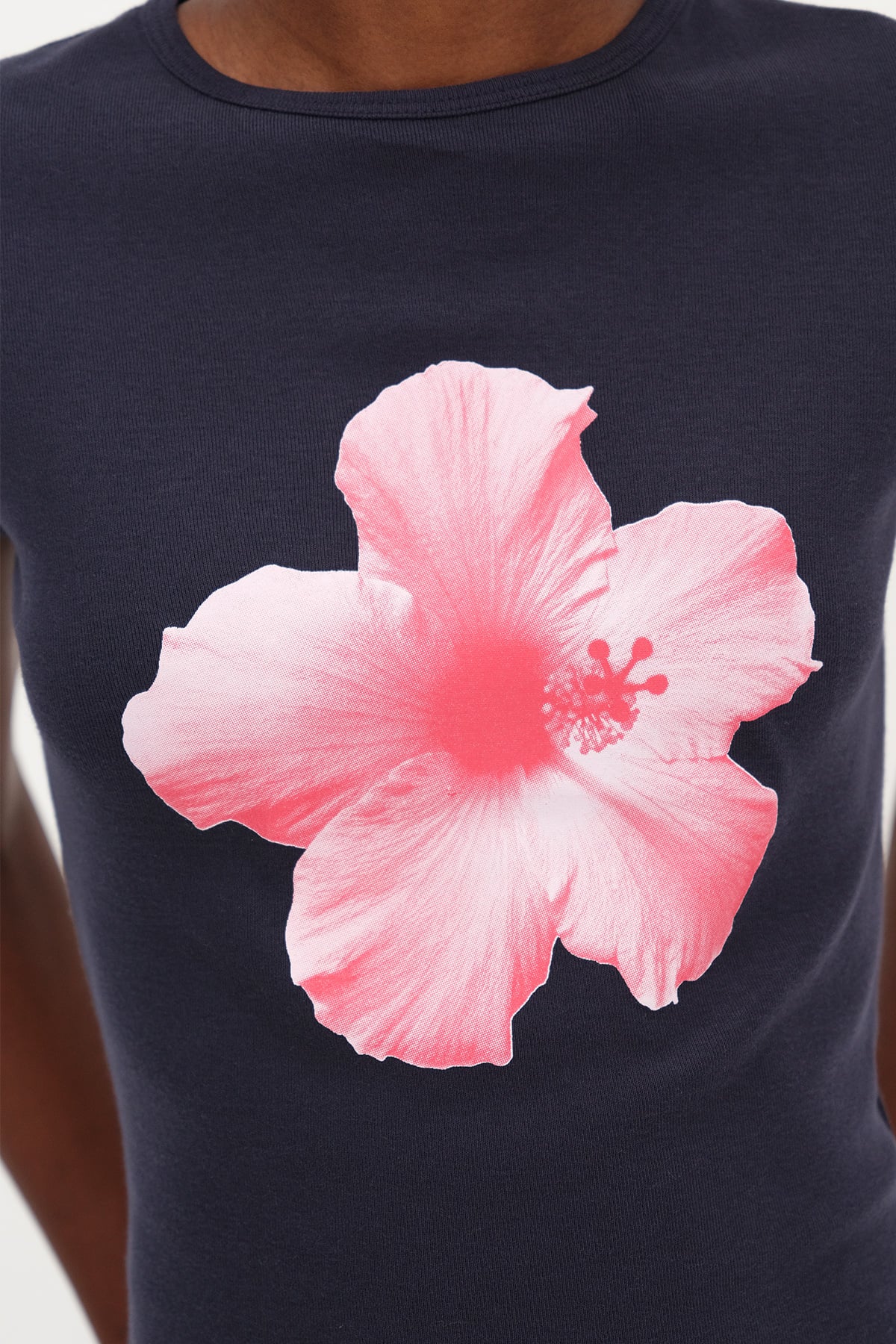 Night-Blue_Floral-Print-T-shirt-addax
