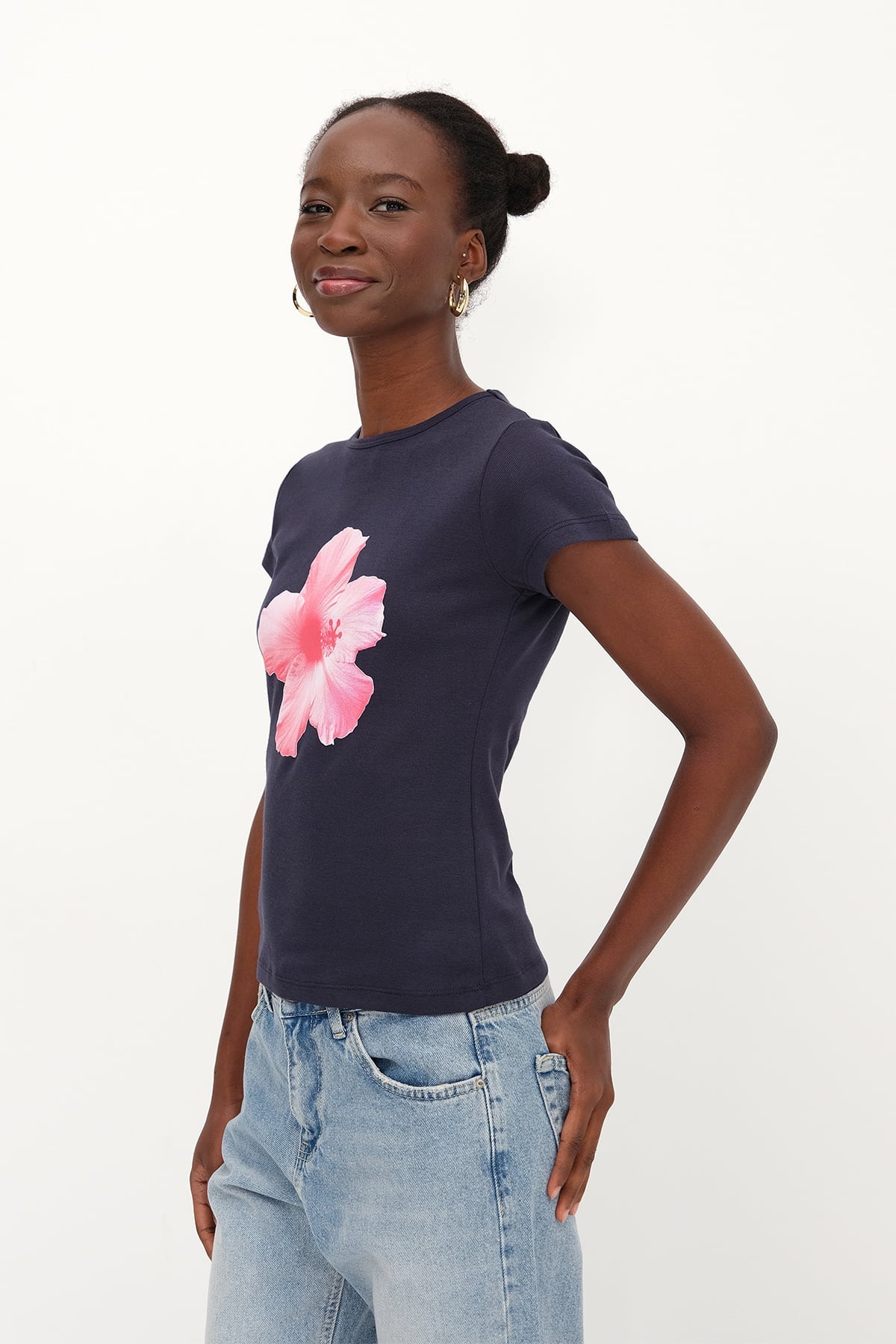 Night-Blue_Floral-Print-T-shirt-addax