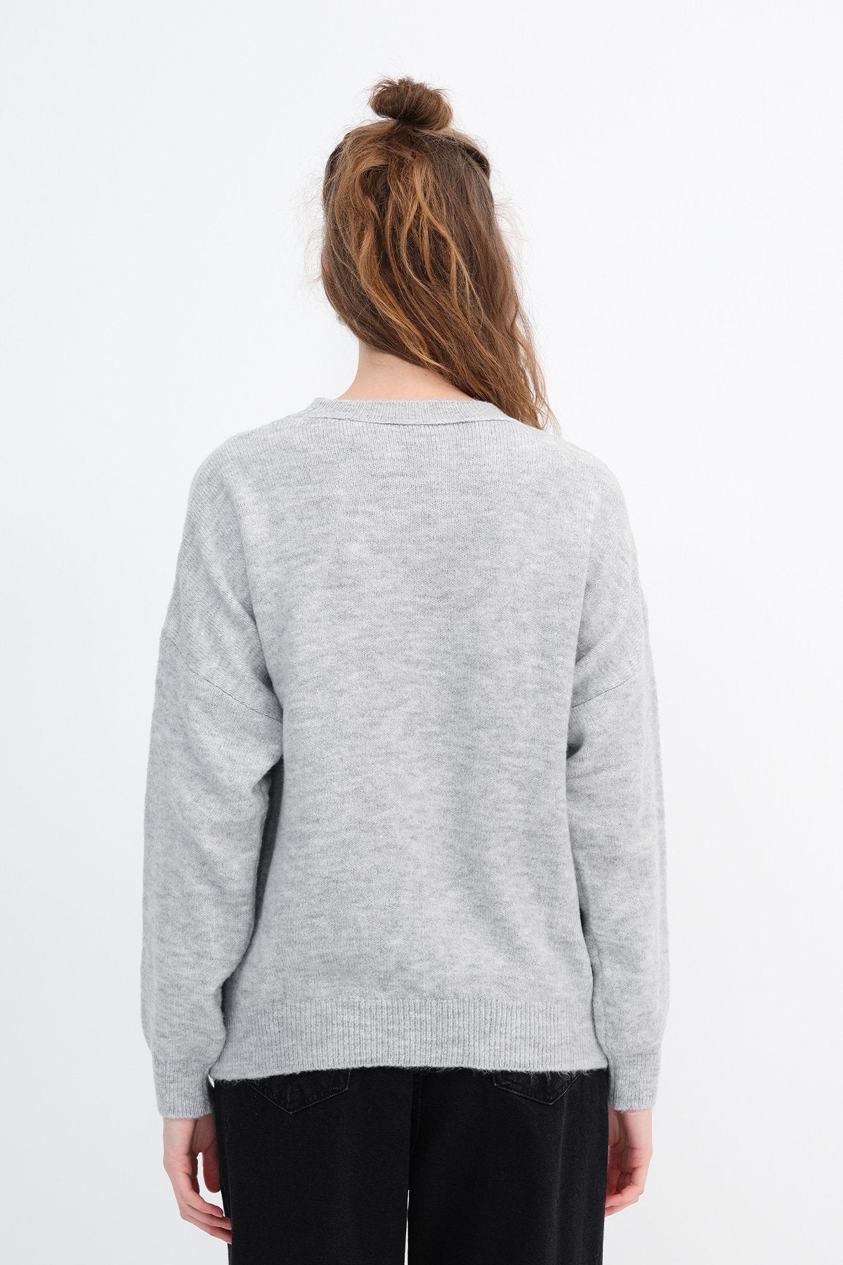 Light-Grey_Bow-Embroidered-Knit-Sweater-addax