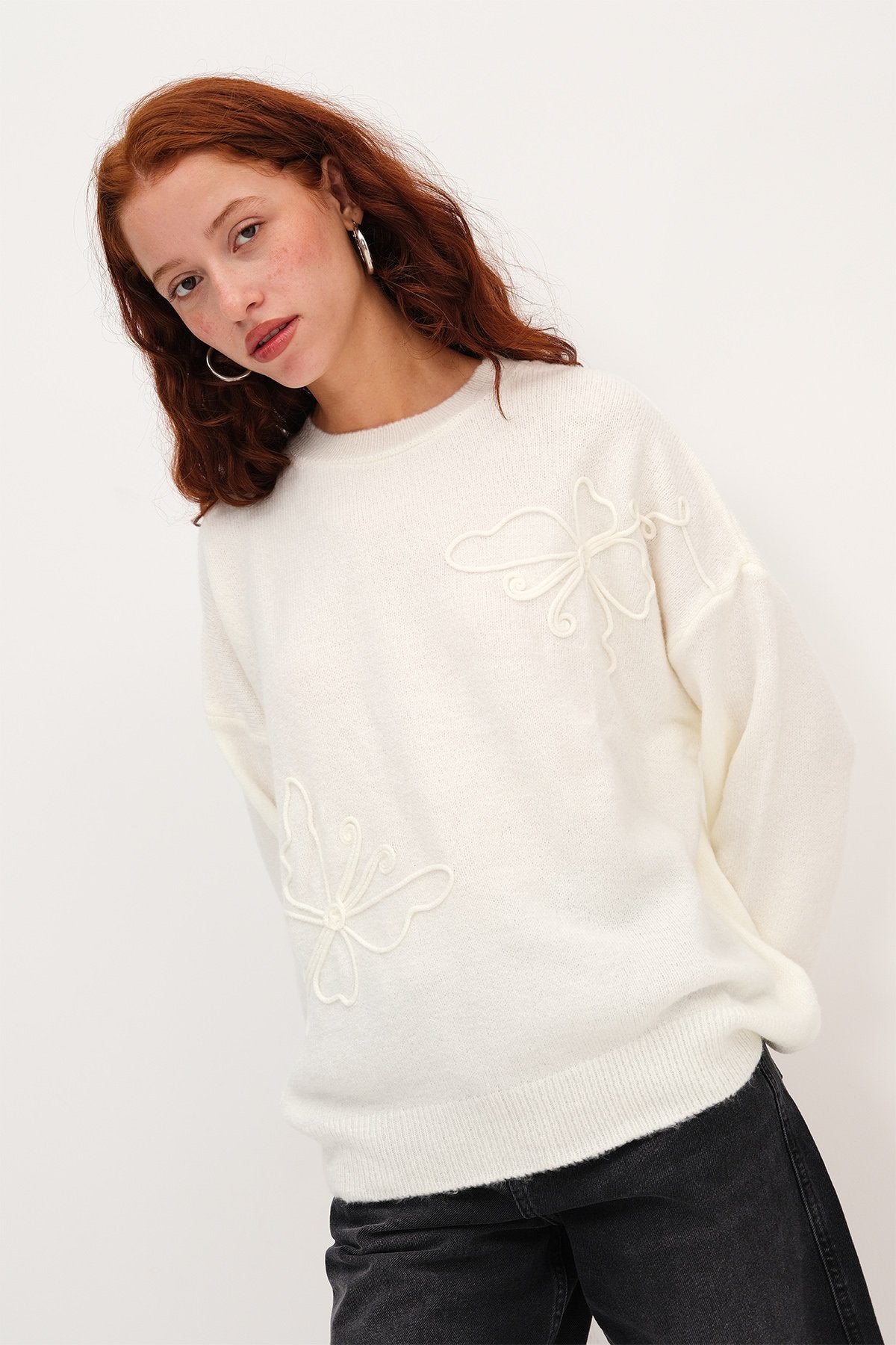 Ecru_Crew-Neck-Knit-Sweater-addax