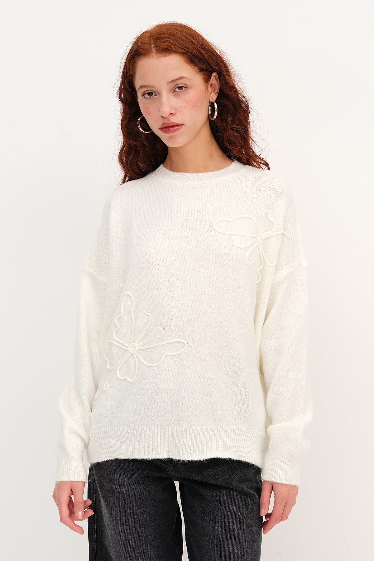 Ecru_Crew-Neck-Knit-Sweater-addax