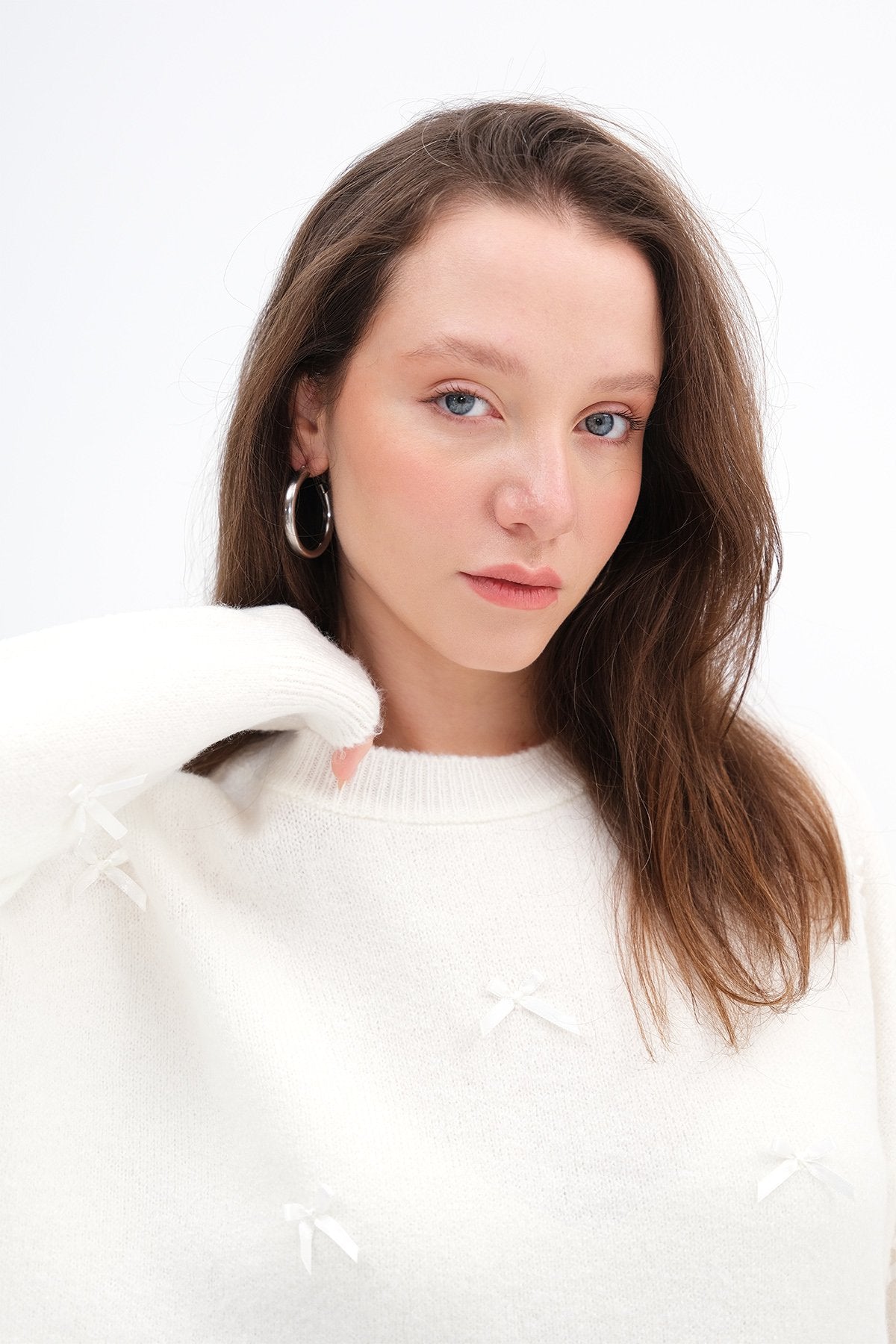 Ecru_Bow-Knit-Sweater-addax