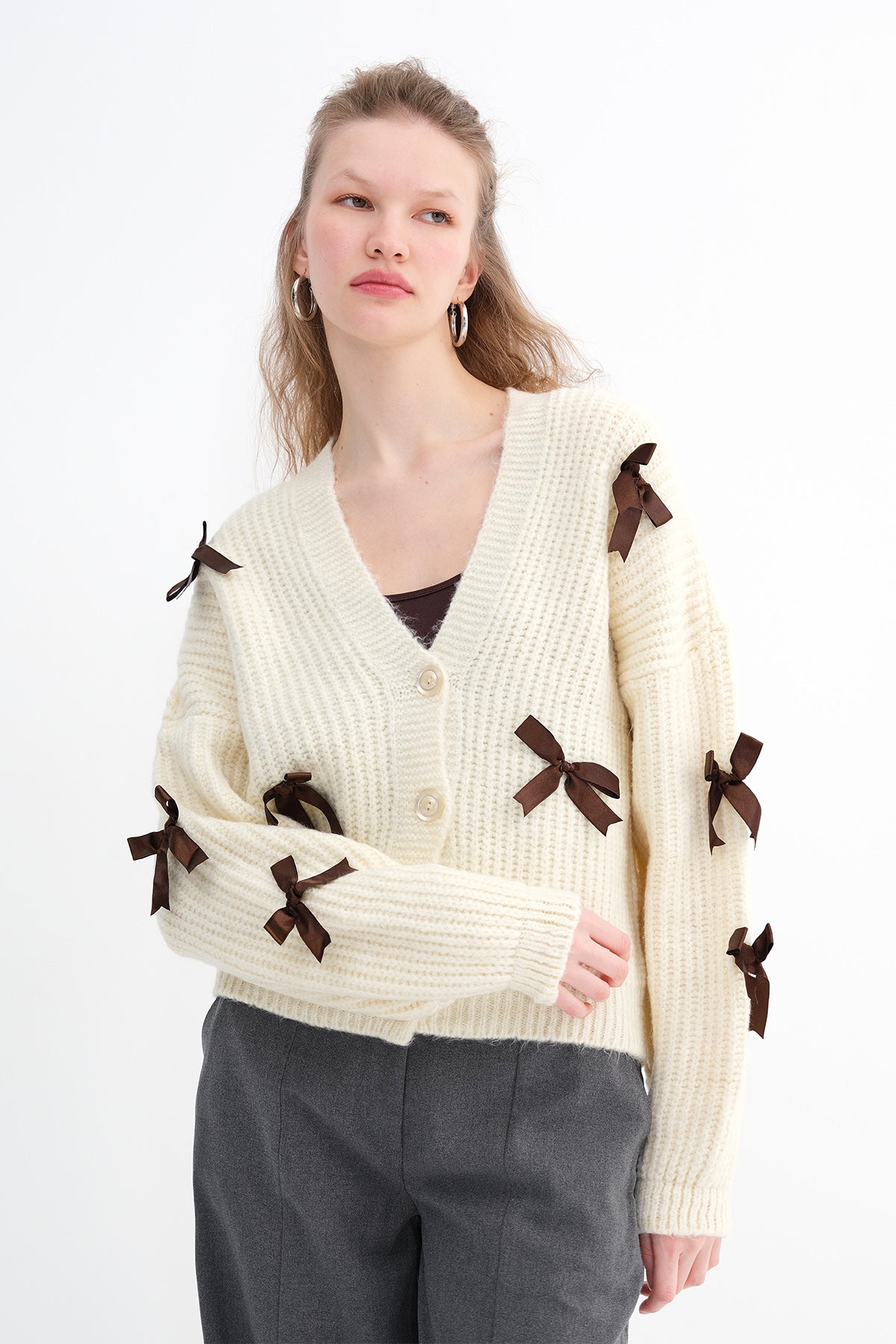 Stone_Bow-Detailed-Knit-Cardigan-addax
