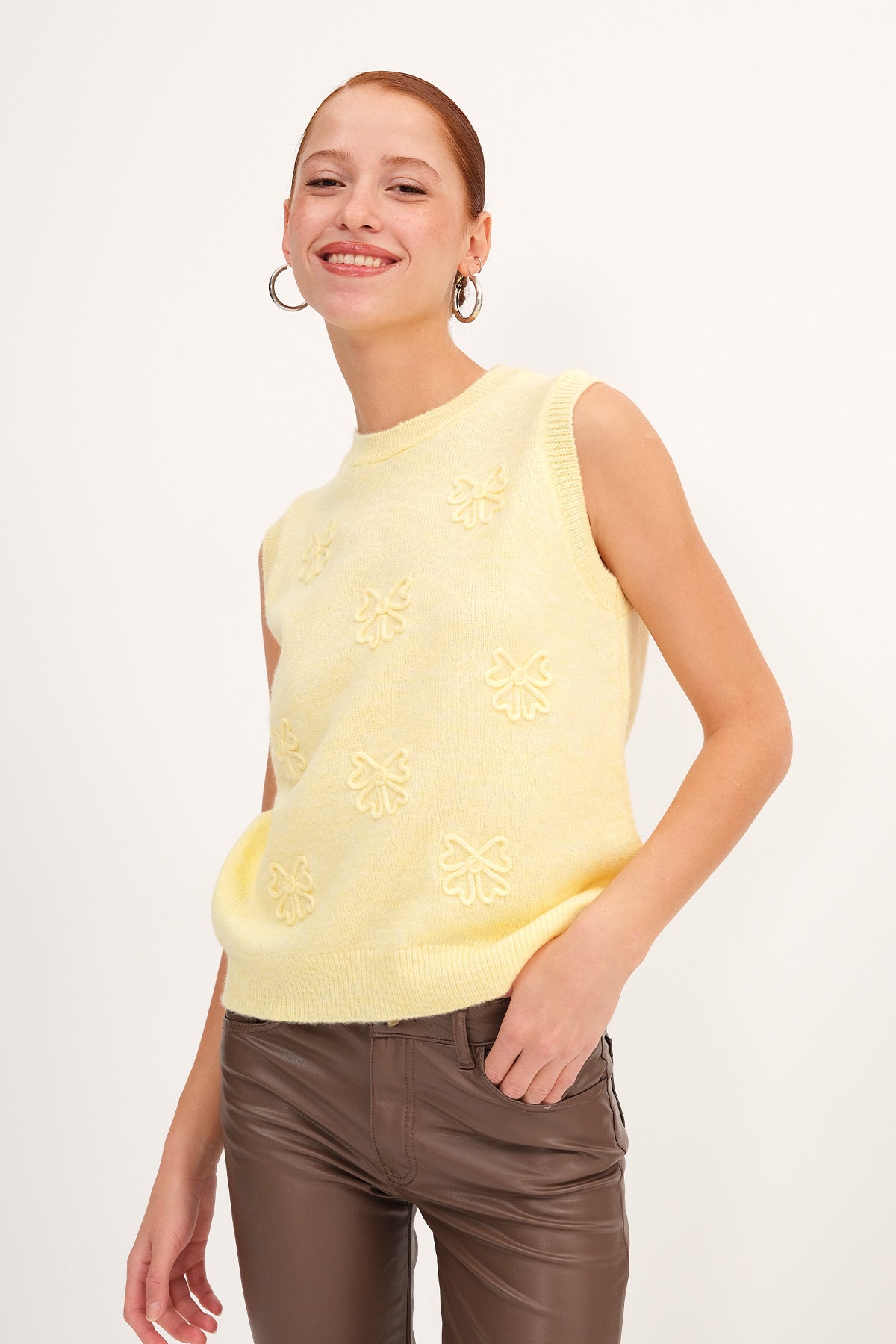 Yellow_Crew-Neck-Patterned-Sweater-Vest-addax