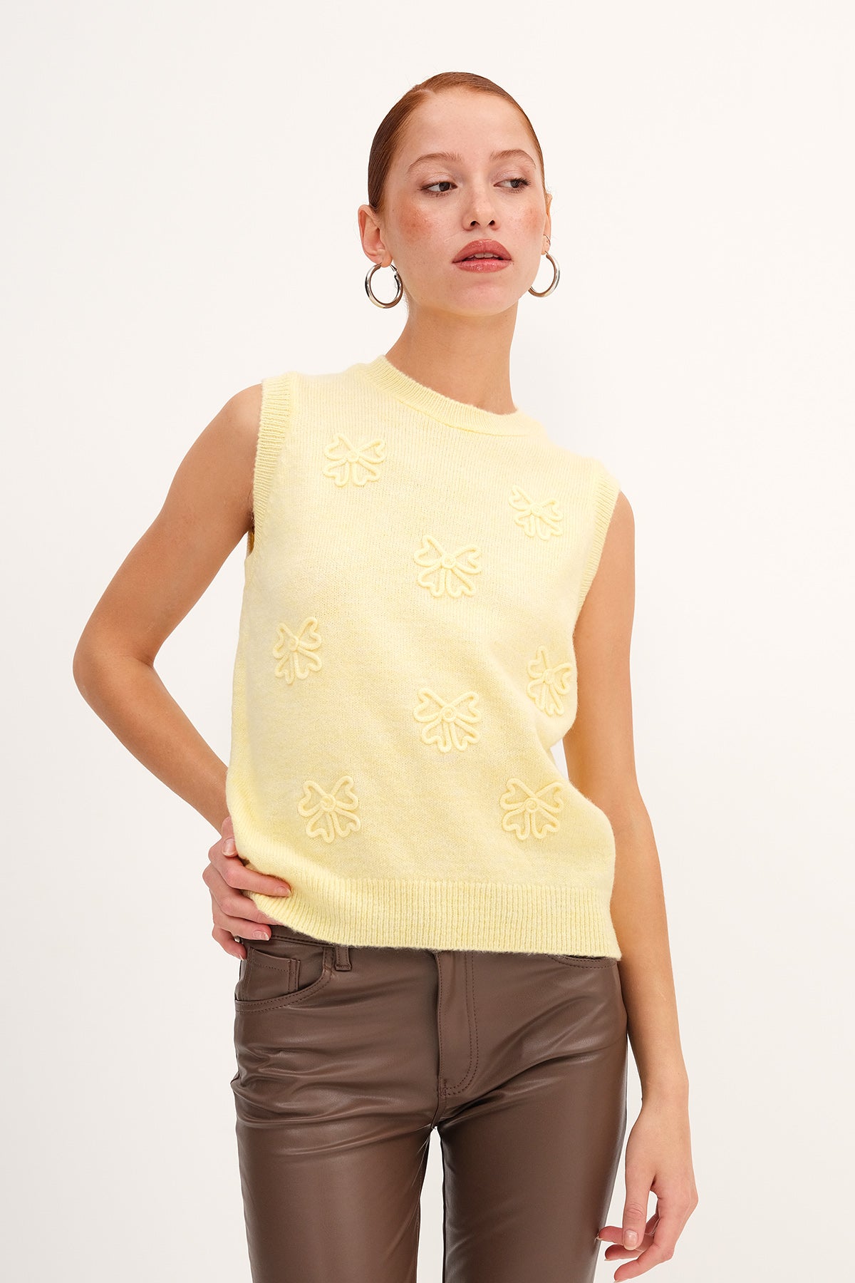 Yellow_Crew-Neck-Patterned-Sweater-Vest-addax