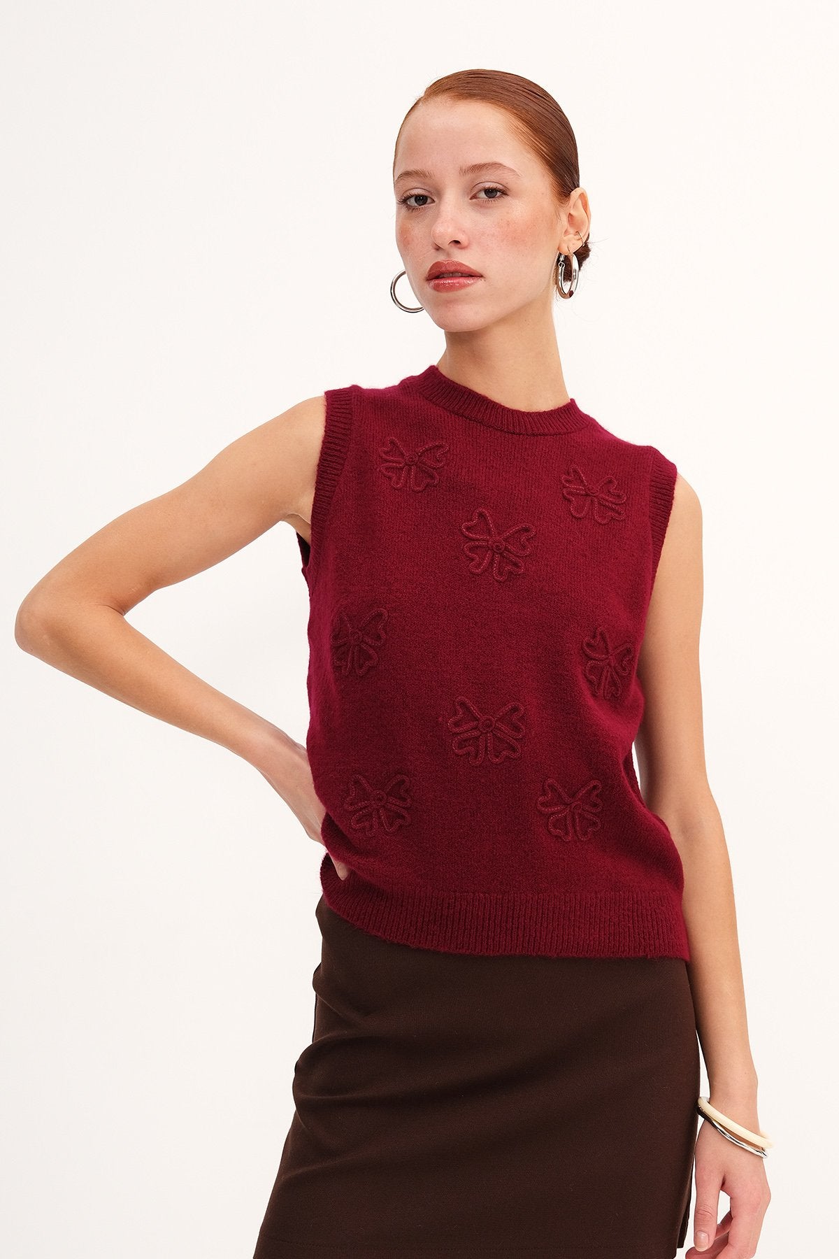 Burgundy_Crew-Neck-Patterned-Sweater-Vest-addax