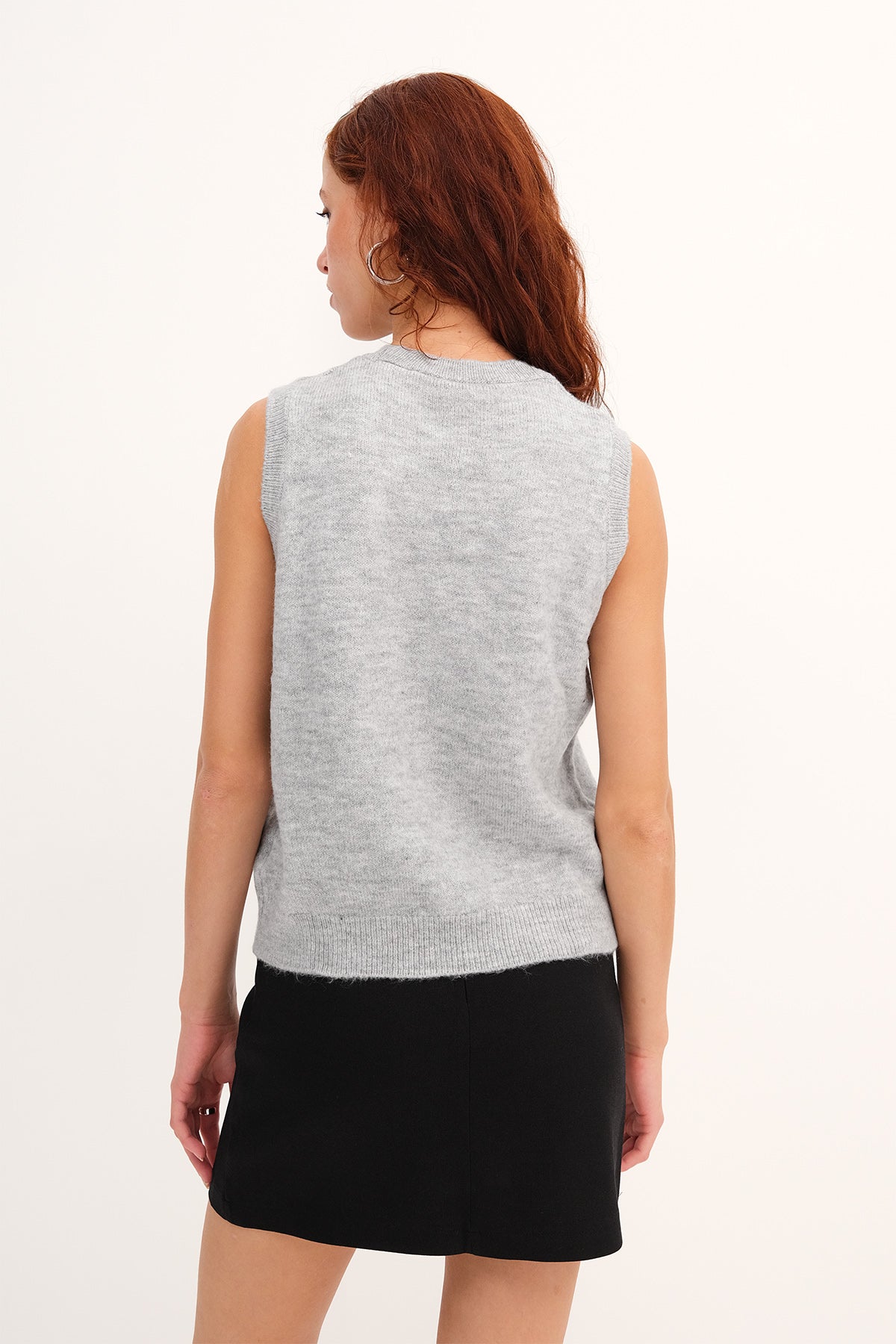 Light-Grey_Crew-Neck-Patterned-Sweater-Vest-addax