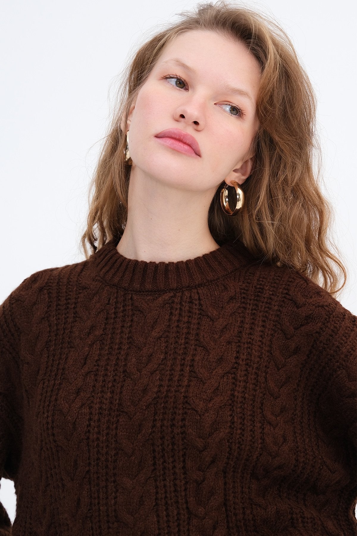 Brown_Hair-Knitted-Sweater-addax