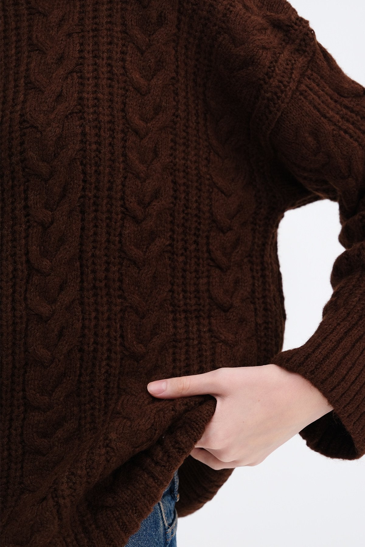 Brown_Hair-Knitted-Sweater-addax