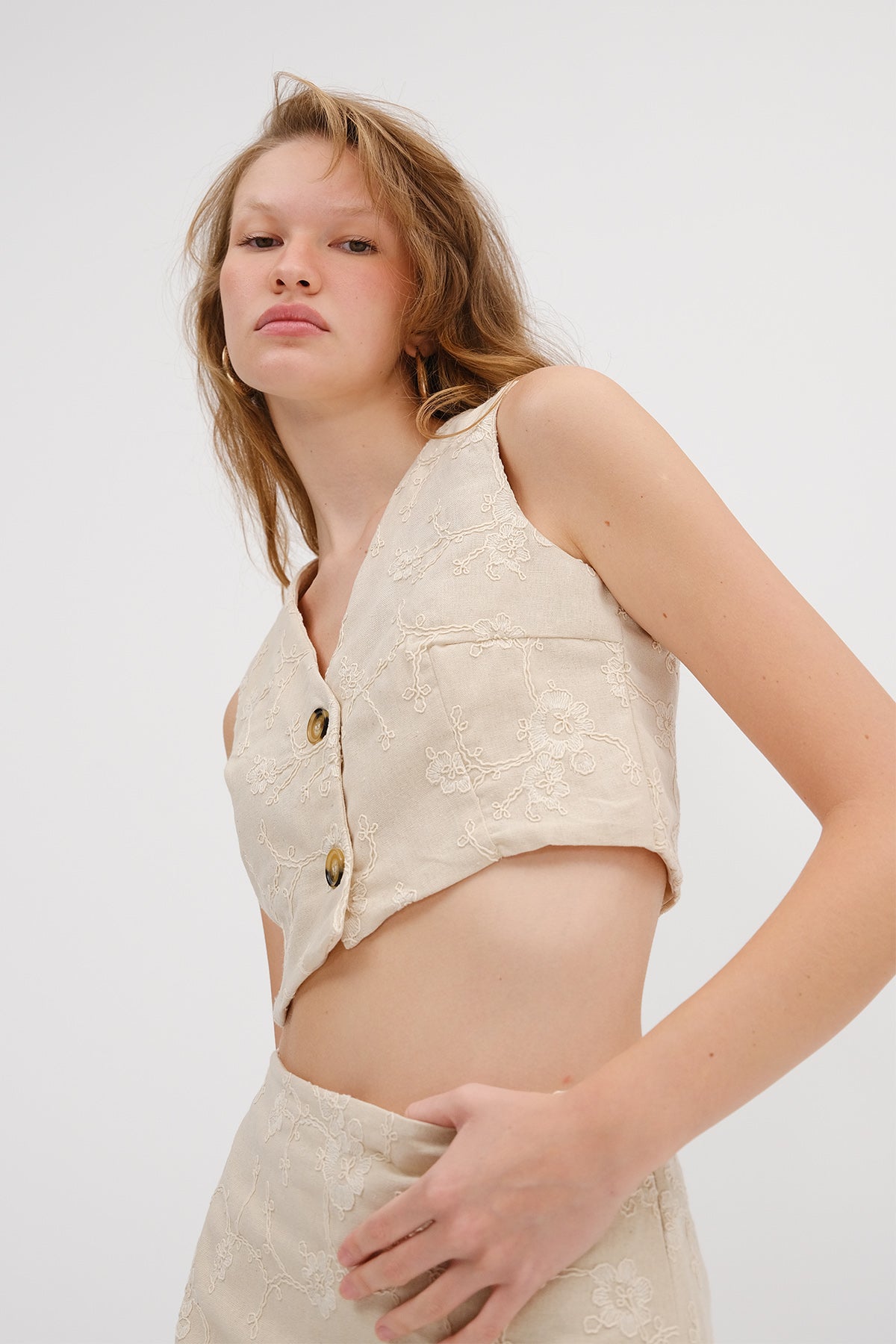 Stone_Embroidered-Vest-and-Shorts-Set-addax