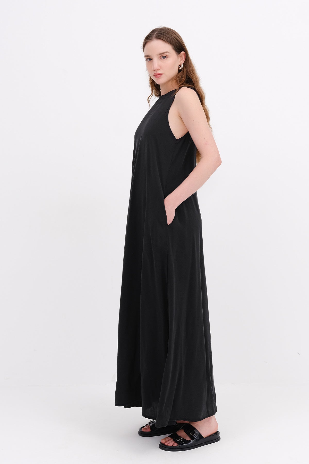 Black_Crew-Neck-Long-Dress-addax