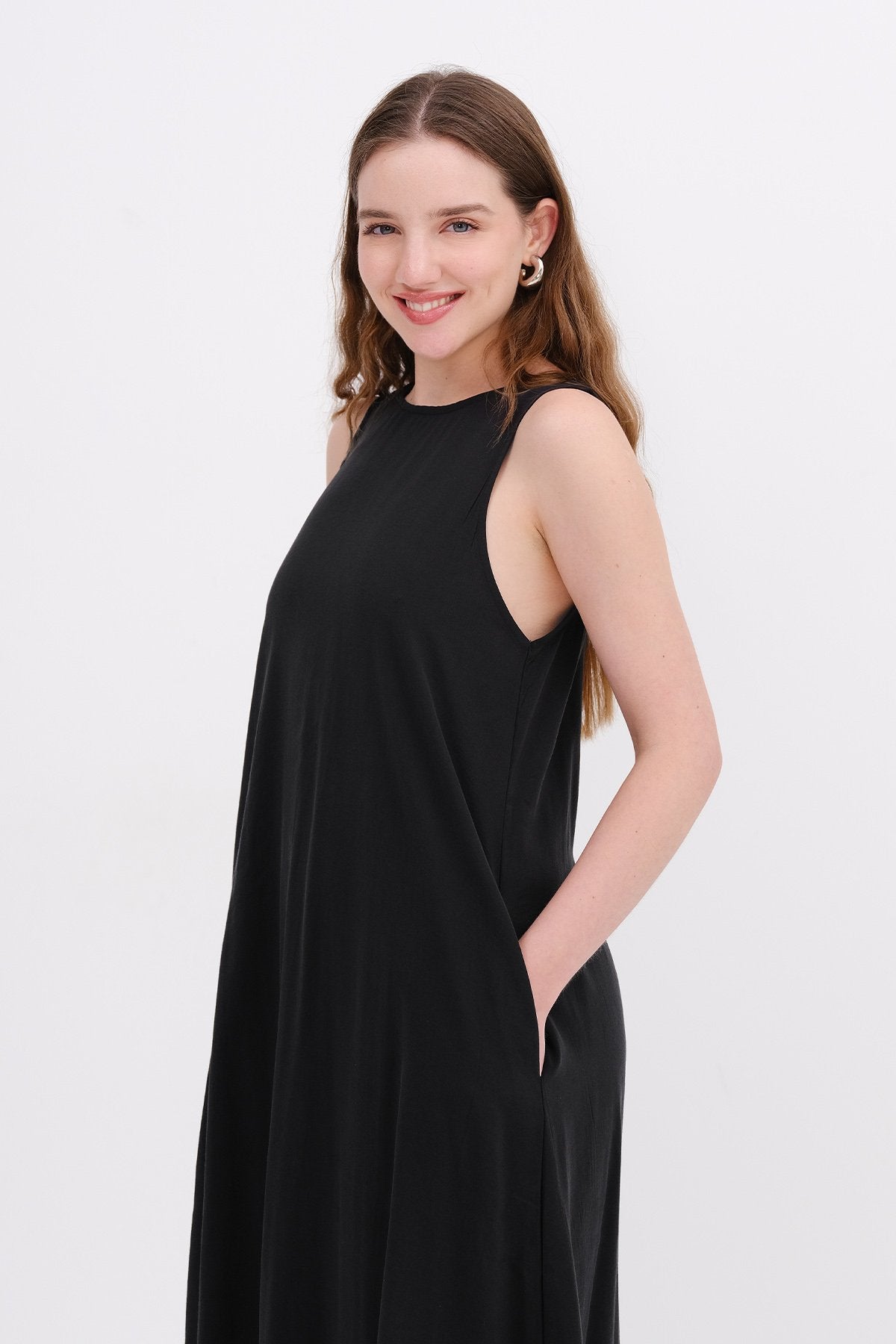 Black_Crew-Neck-Long-Dress-addax