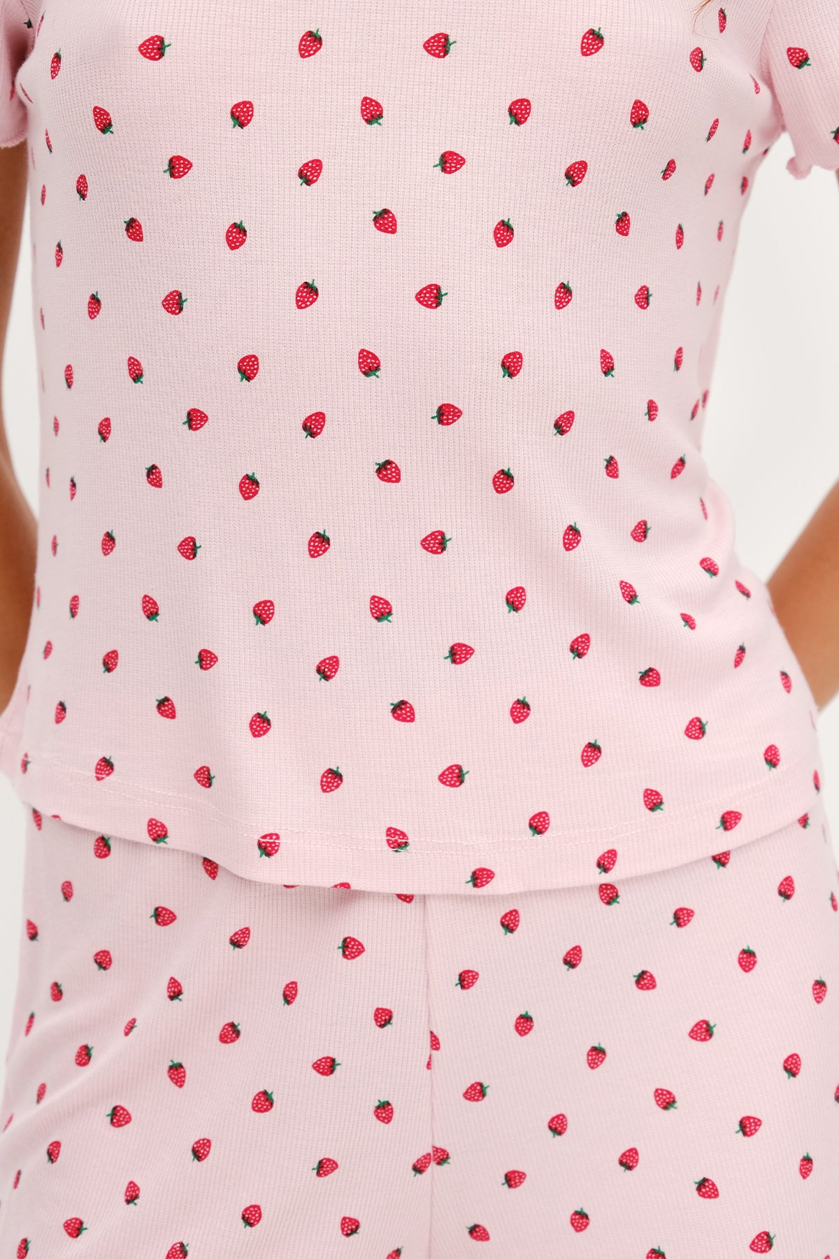 Light-Pink_Patterned-Pajama-Set-with-Shorts-addax