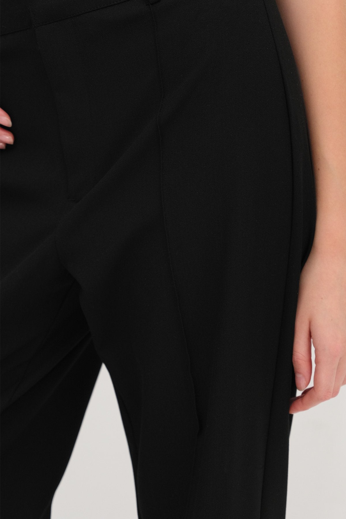 Black_Stitch-Detail-Wide-Leg-Pants-addax