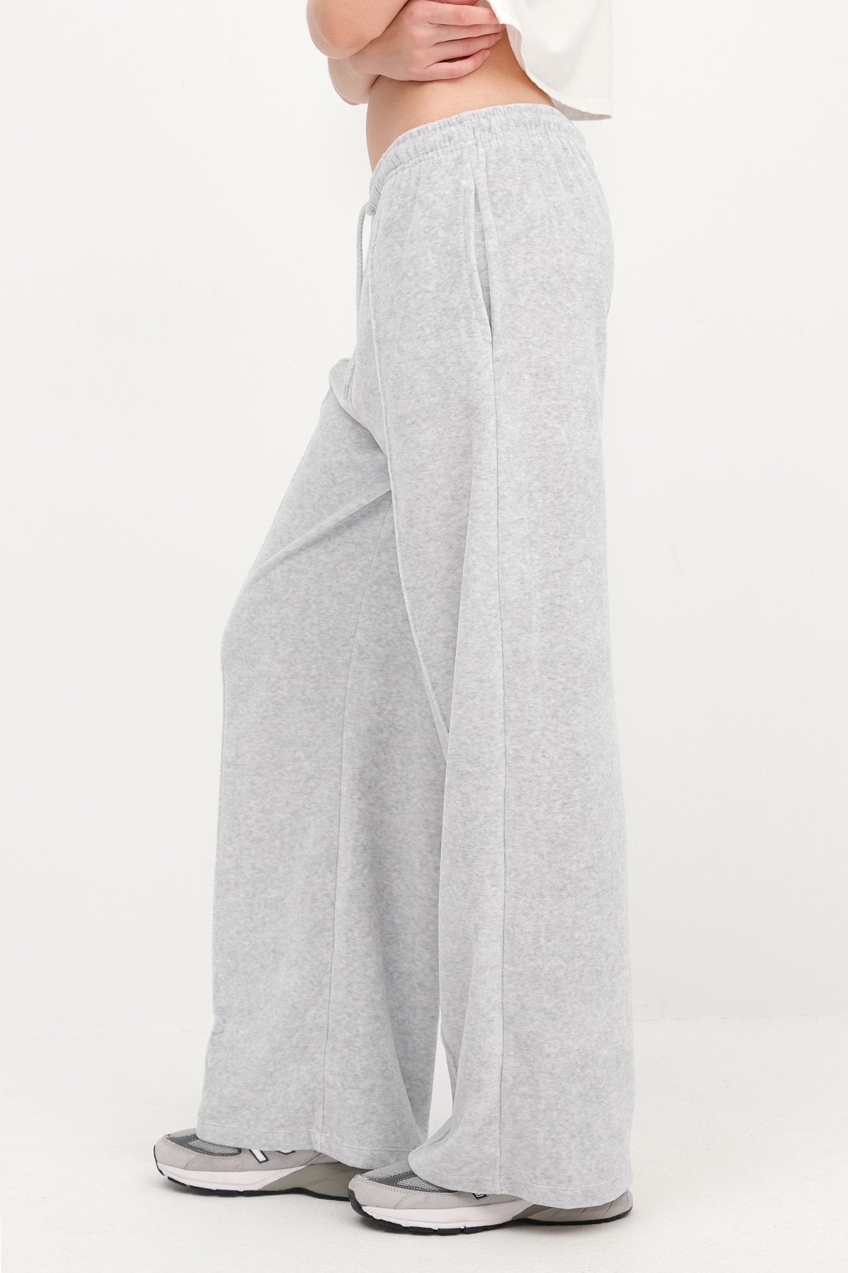 Snow-Melange_Velvet-Wide-Leg-Joggers-addax