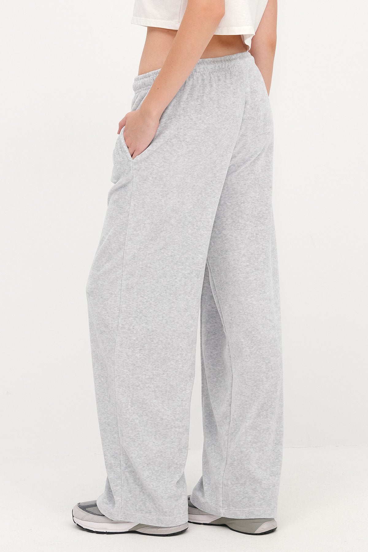 Snow-Melange_Velvet-Wide-Leg-Joggers-addax