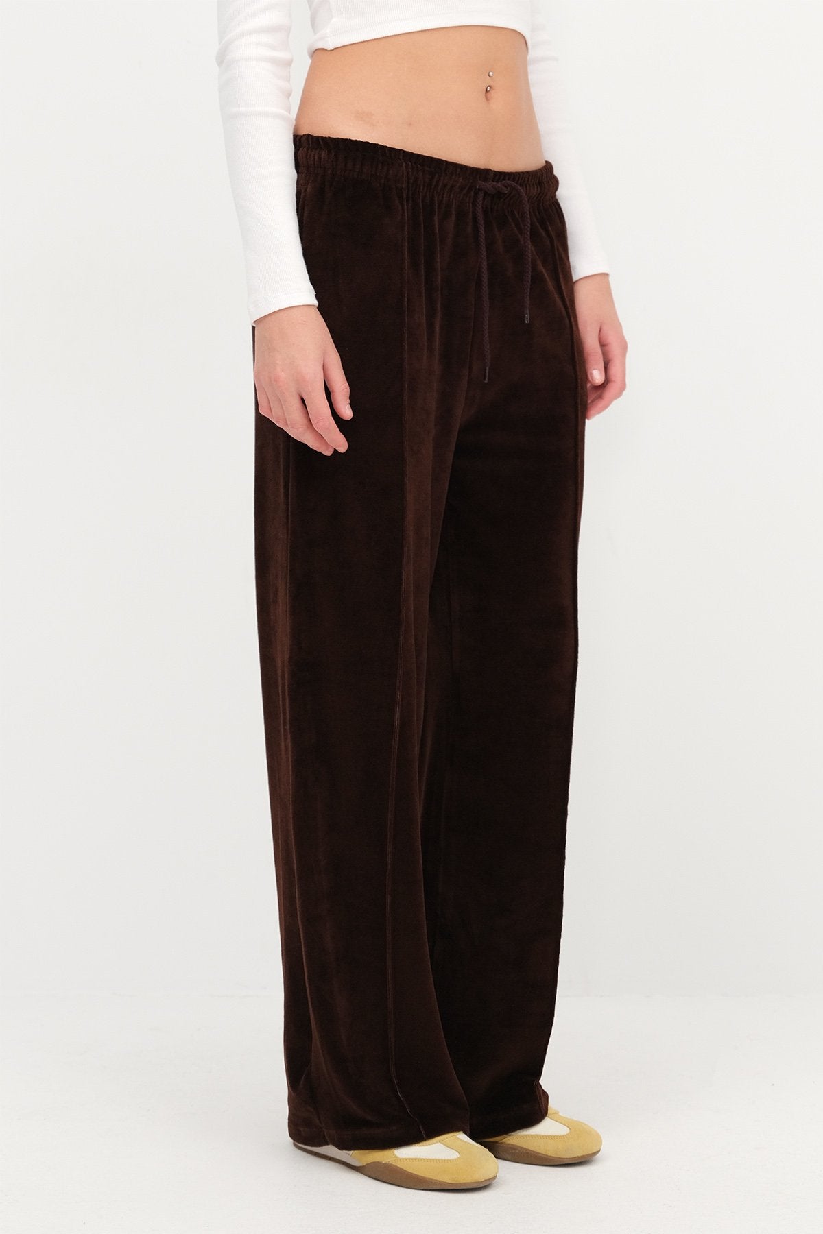Bitter-Coffee_Velvet-Wide-Leg-Joggers-addax