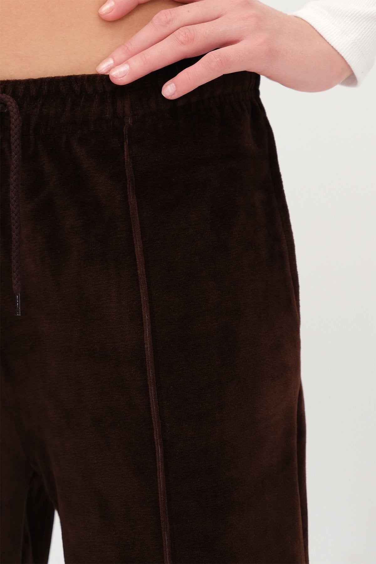 Bitter-Coffee_Velvet-Wide-Leg-Joggers-addax