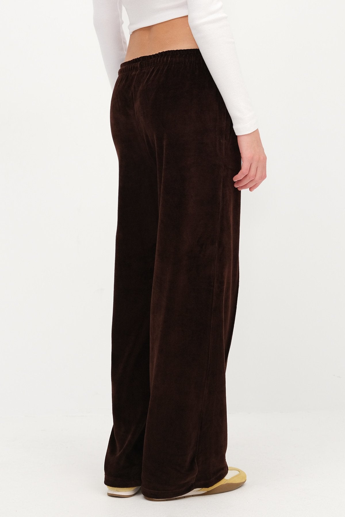 Bitter-Coffee_Velvet-Wide-Leg-Joggers-addax