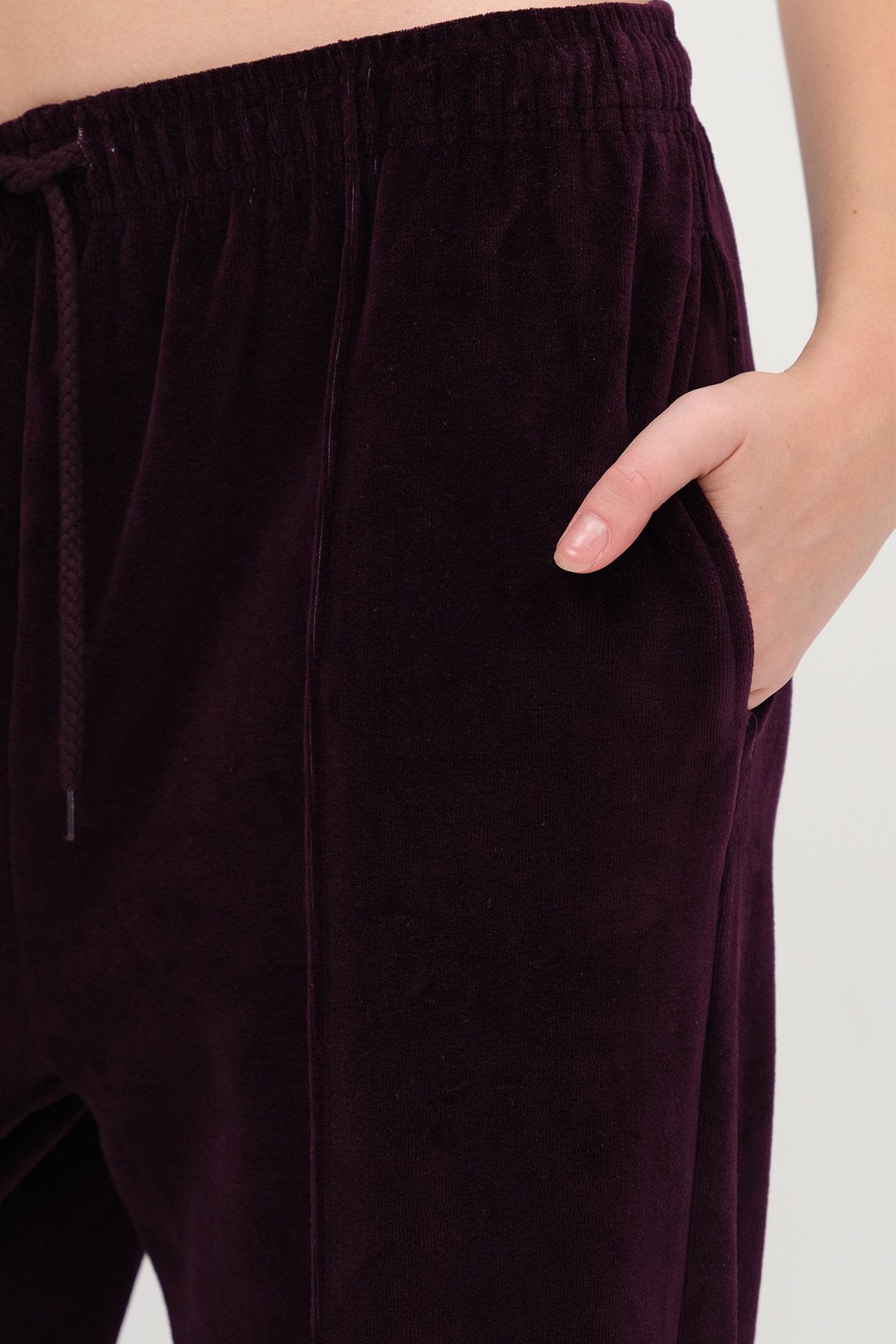 Gardenia_Velvet-Wide-Leg-Joggers-addax