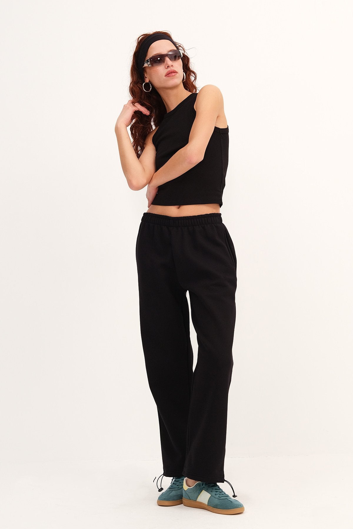 Black_Elastic-Hem-Fleece-Lined-Sweatpants-addax