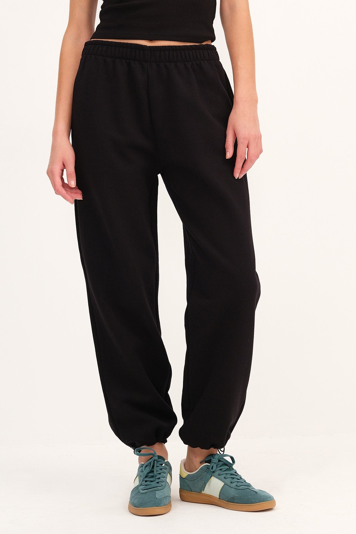 Black_Elastic-Hem-Fleece-Lined-Sweatpants-addax