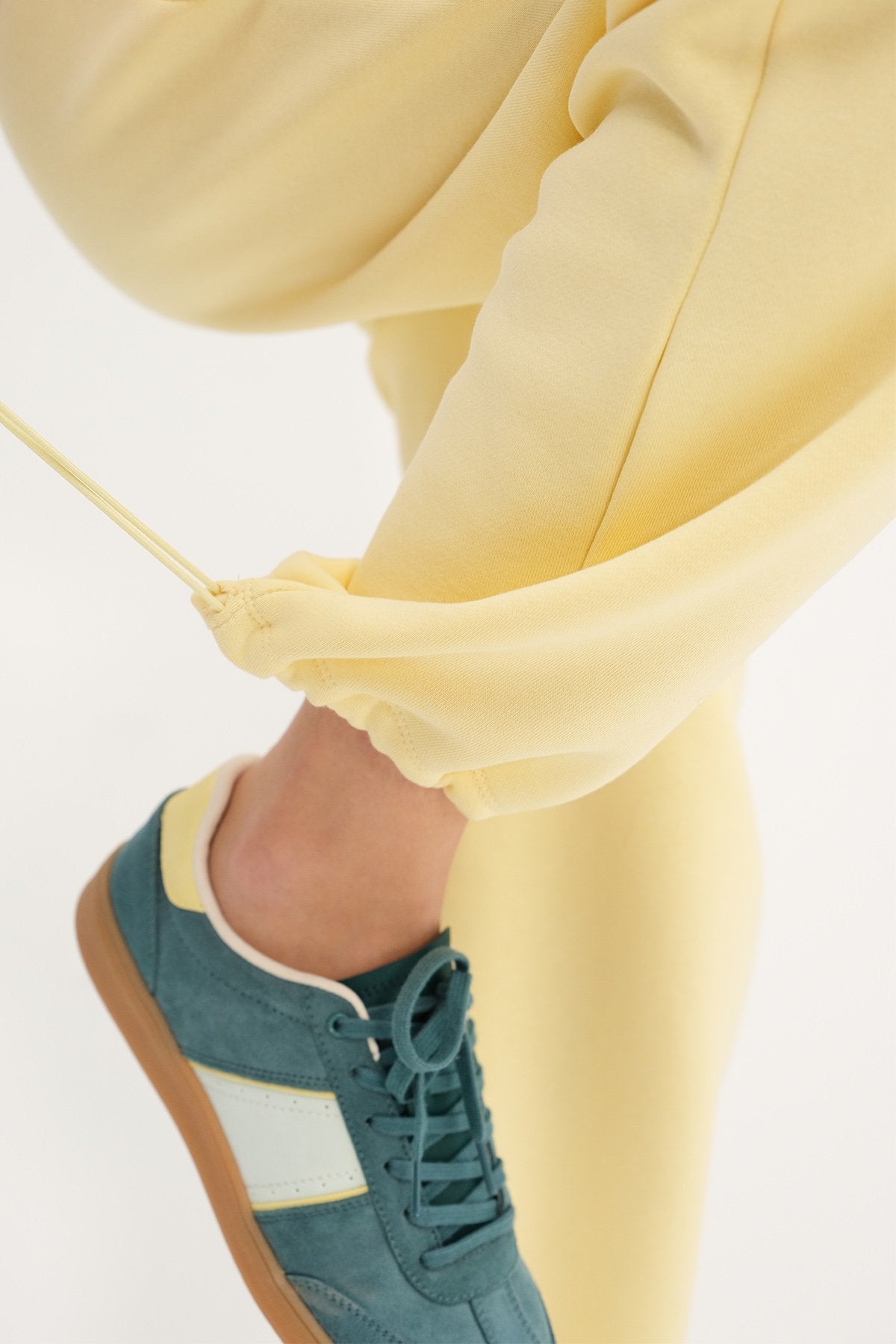 Light-Yellow_Elastic-Hem-Fleece-Lined-Sweatpants-addax