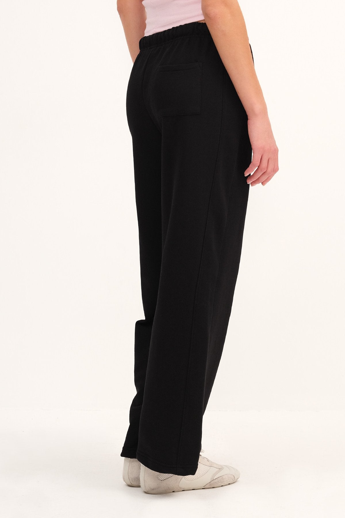 Black_Pocketed-Wide-Leg-Sweatpants-addax