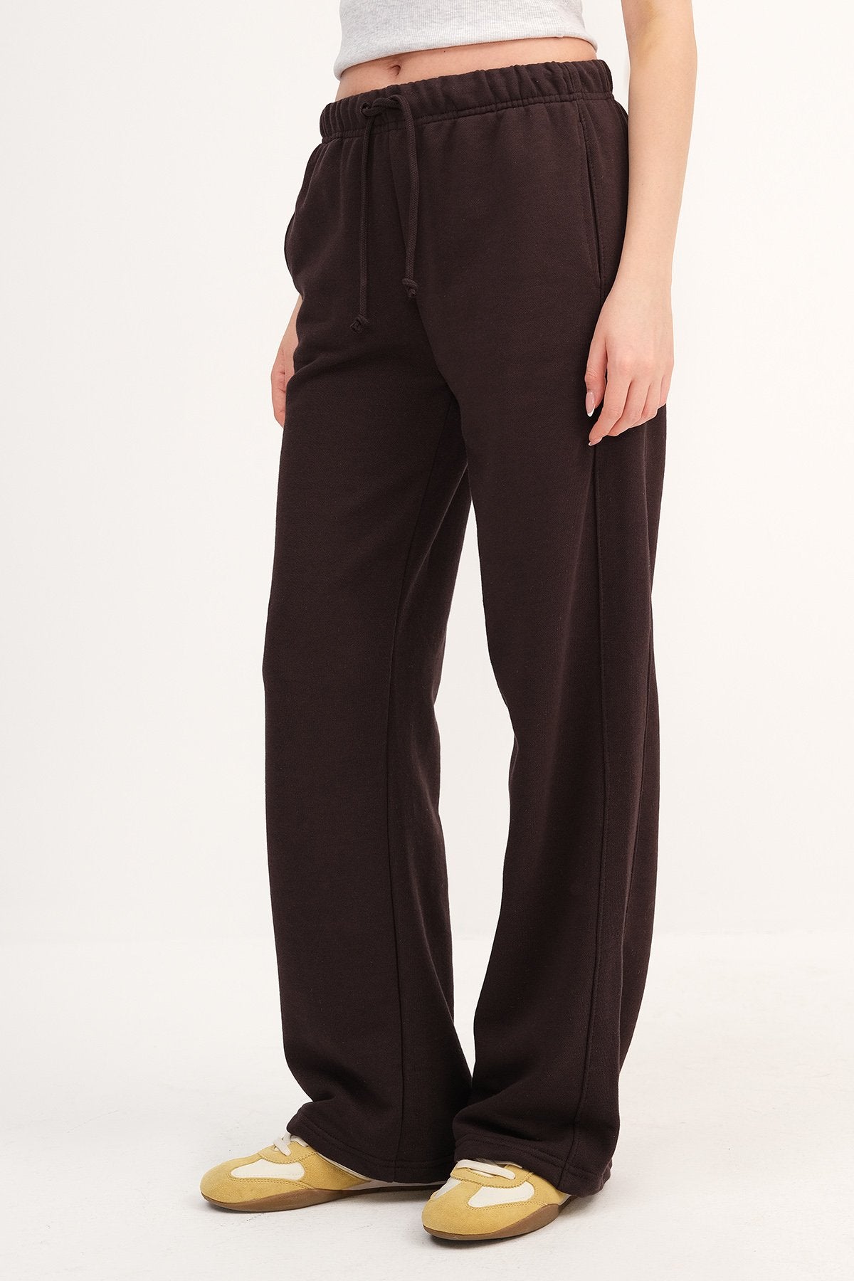 Bitter-Coffee_Pocketed-Wide-Leg-Sweatpants-addax