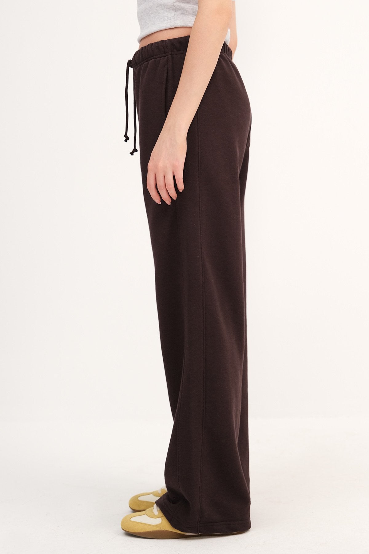 Bitter-Coffee_Pocketed-Wide-Leg-Sweatpants-addax