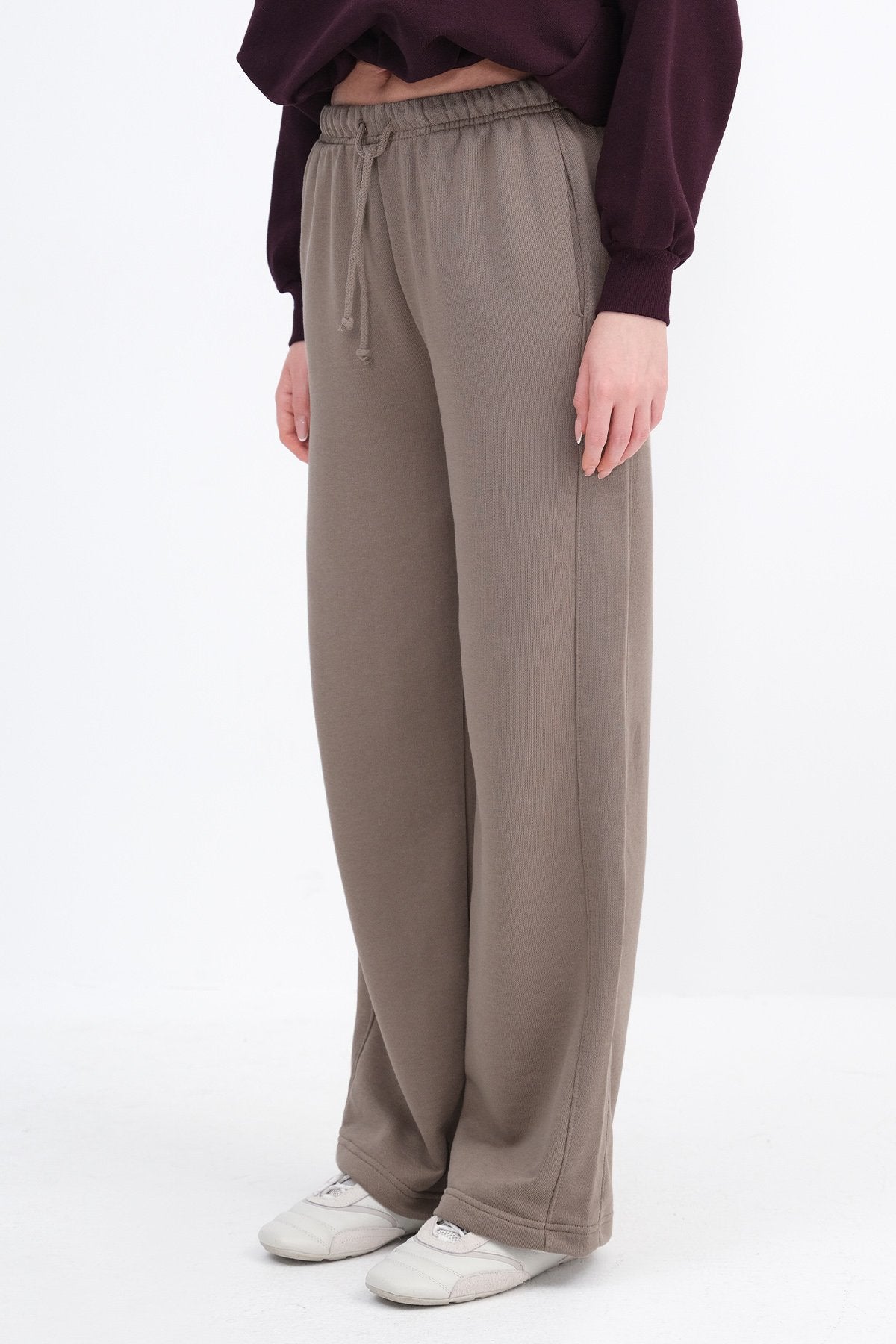 Annual_Pocketed-Wide-Leg-Sweatpants-addax