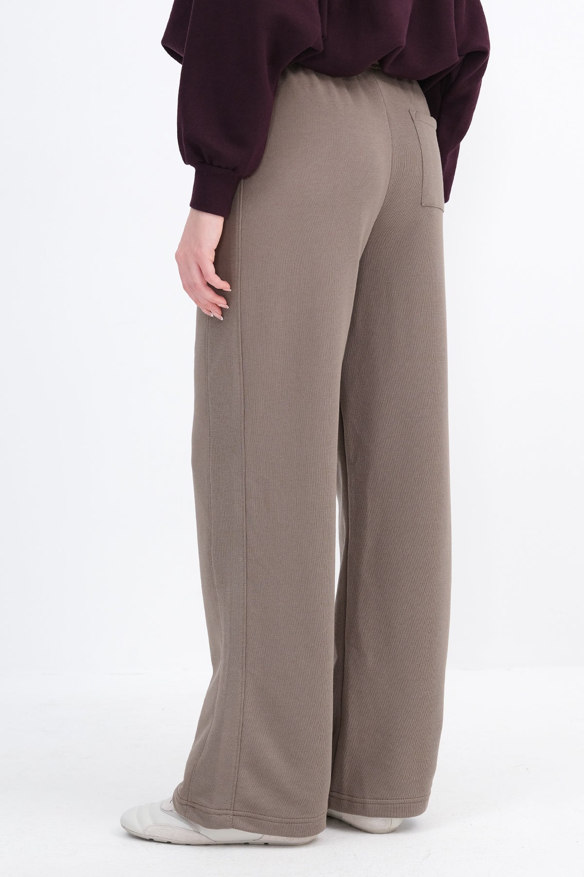 Annual_Pocketed-Wide-Leg-Sweatpants-addax