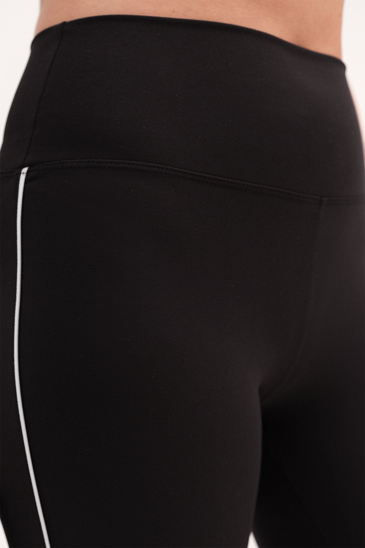 Black_Leggings-addax