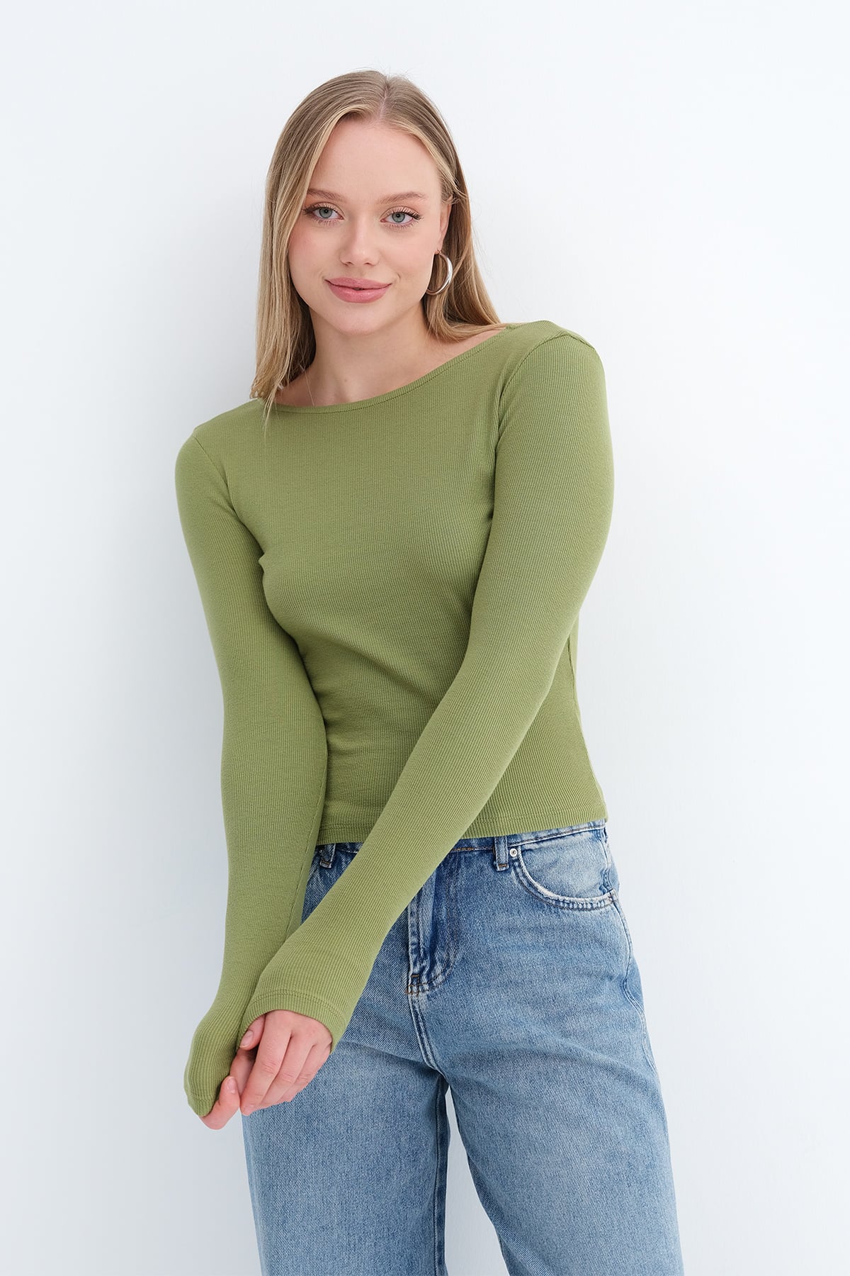 Matcha_Crew-Neck-Ribbed-Blouse-addax
