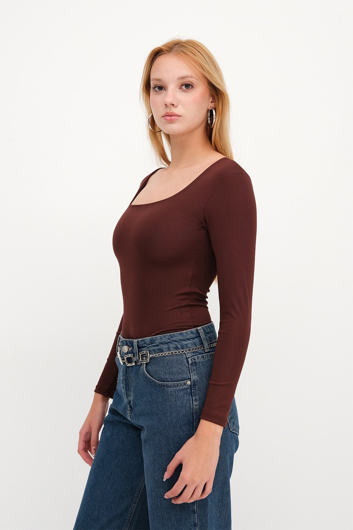 Bitter-Coffee_Basic-U-neck-Long-Sleeve-Bodysuit-addax