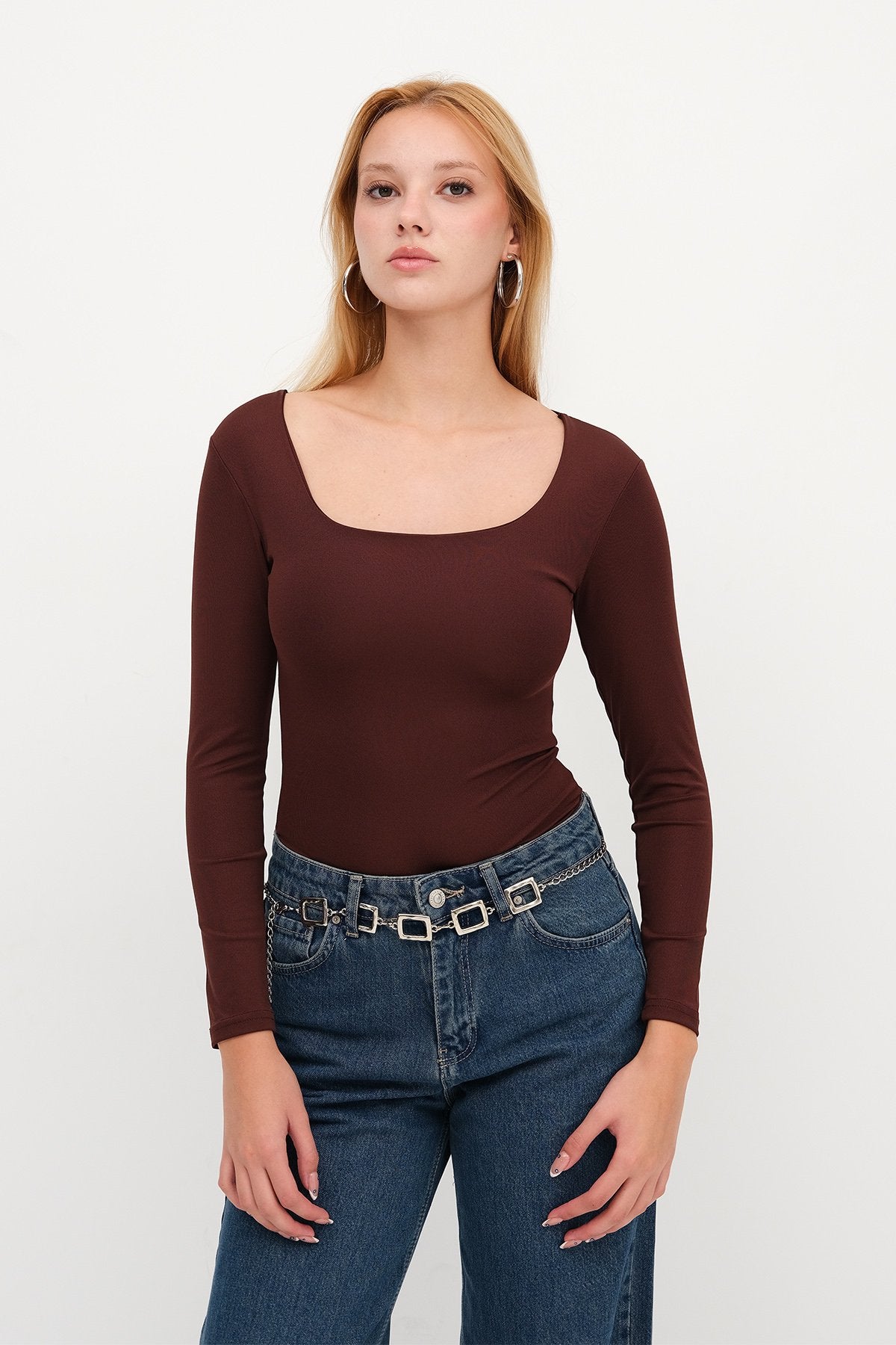 Bitter-Coffee_Basic-U-neck-Long-Sleeve-Bodysuit-addax