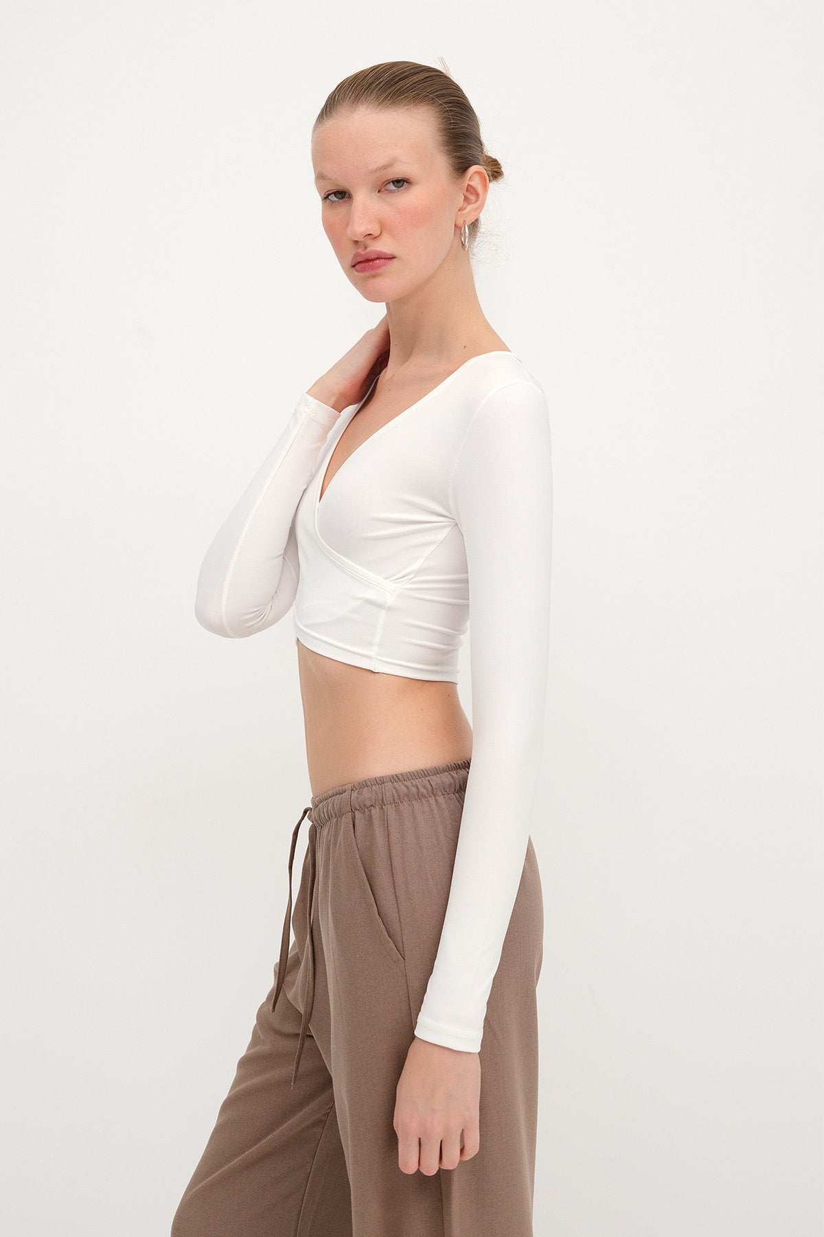 White_V-Neck-Crop-Blouse-addax