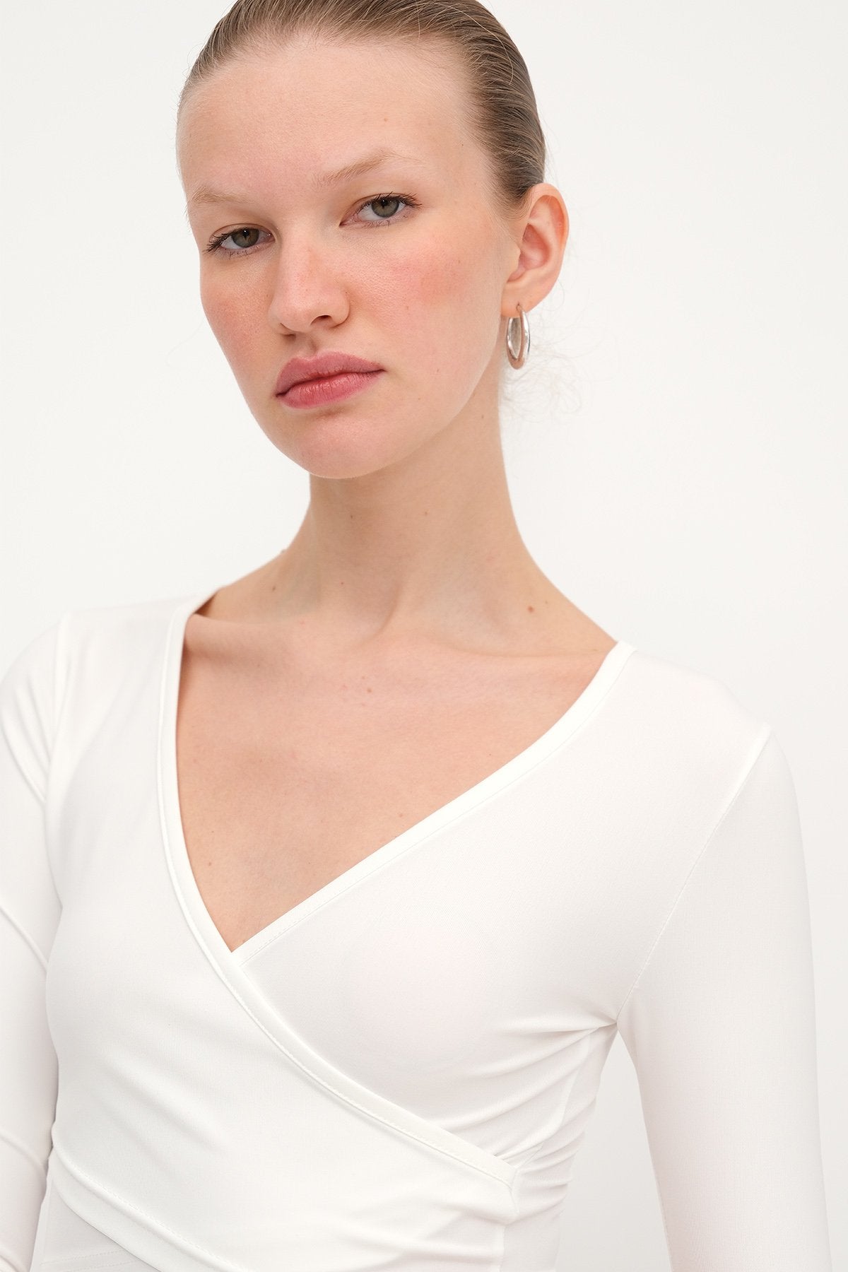 White_V-Neck-Crop-Blouse-addax
