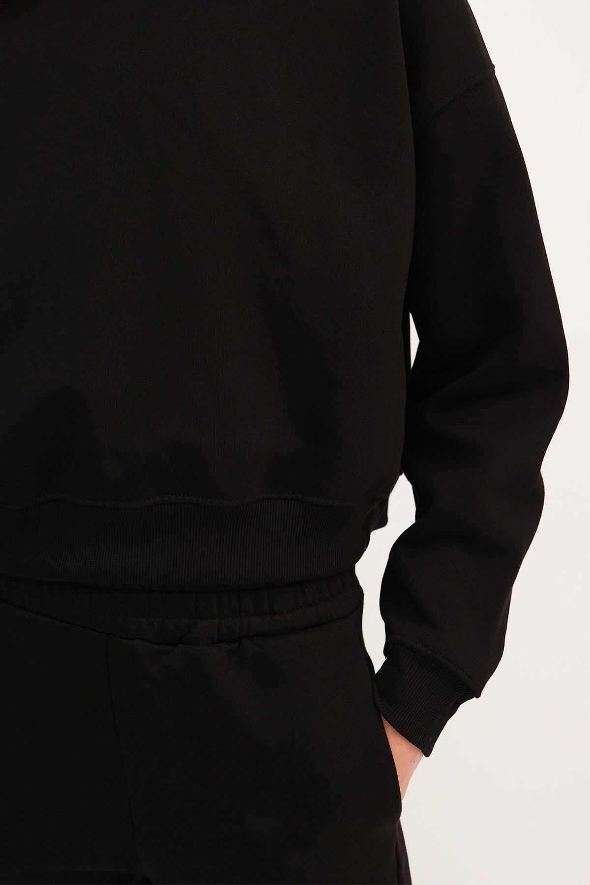 Black_Fleece-Two-Piece-Set-addax