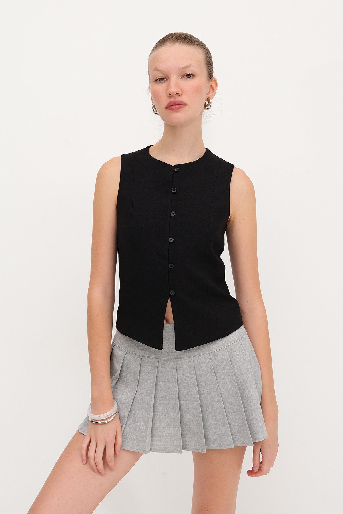 Black_Crew-Neck-Buttoned-Vest-addax