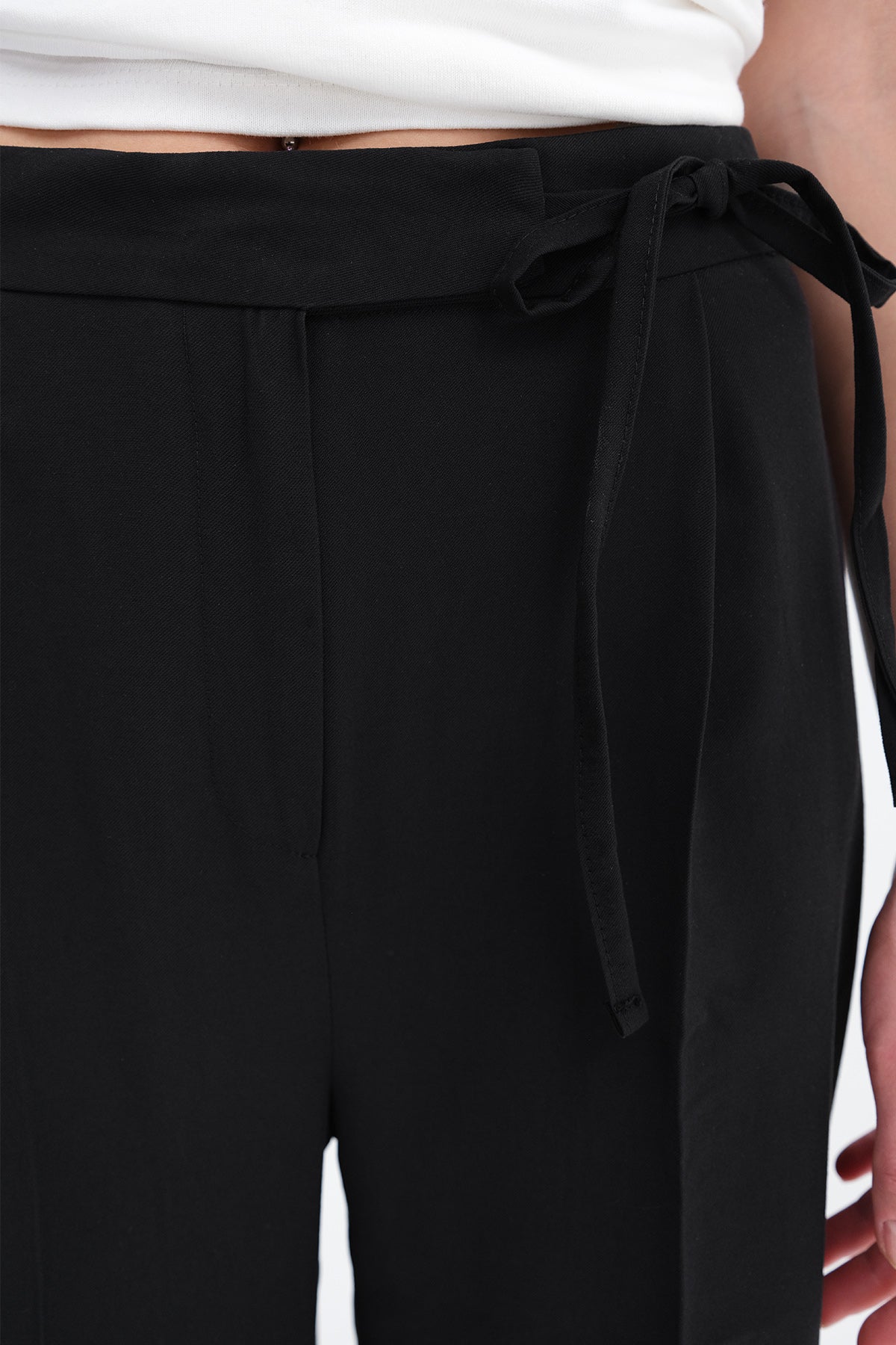 Black_Tie-Detail-Wide-Leg-Pants-addax