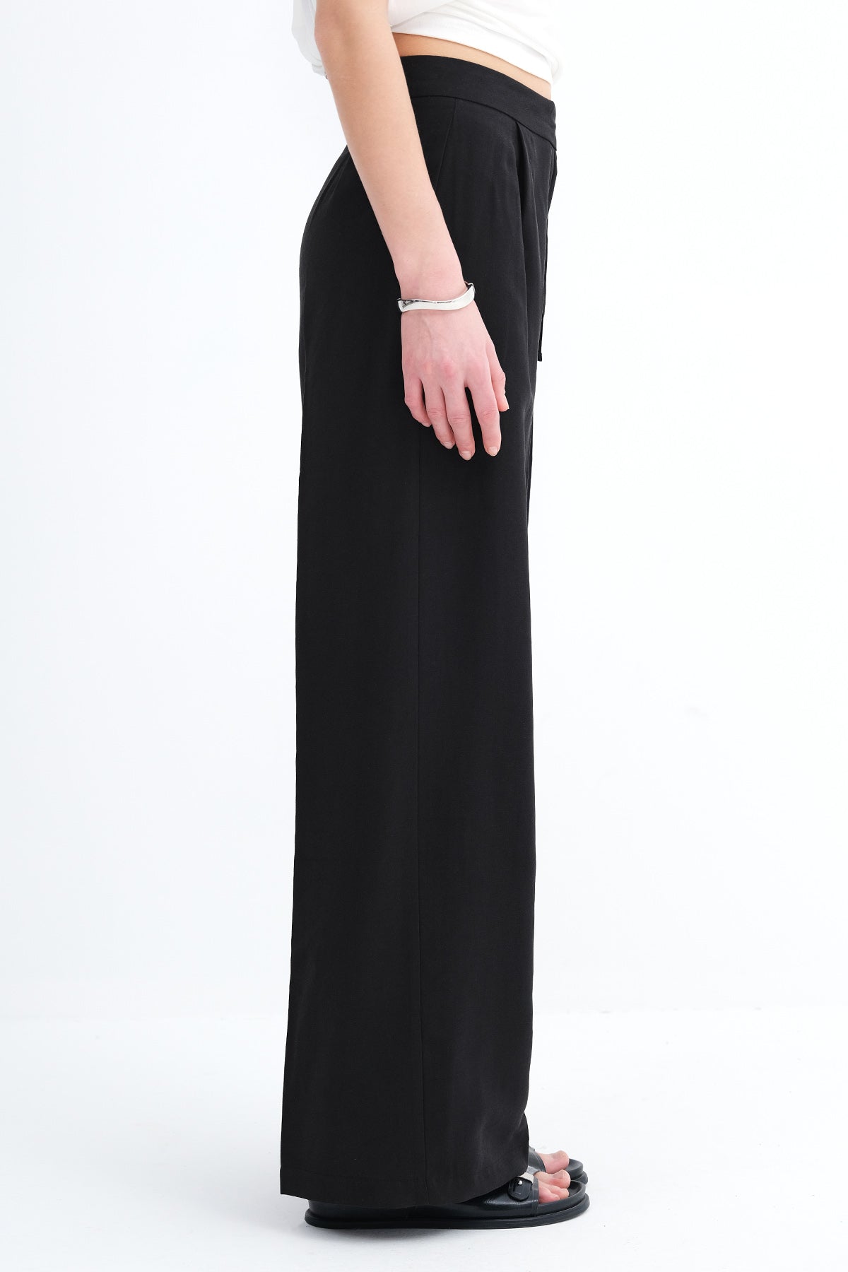 Black_Tie-Detail-Wide-Leg-Pants-addax