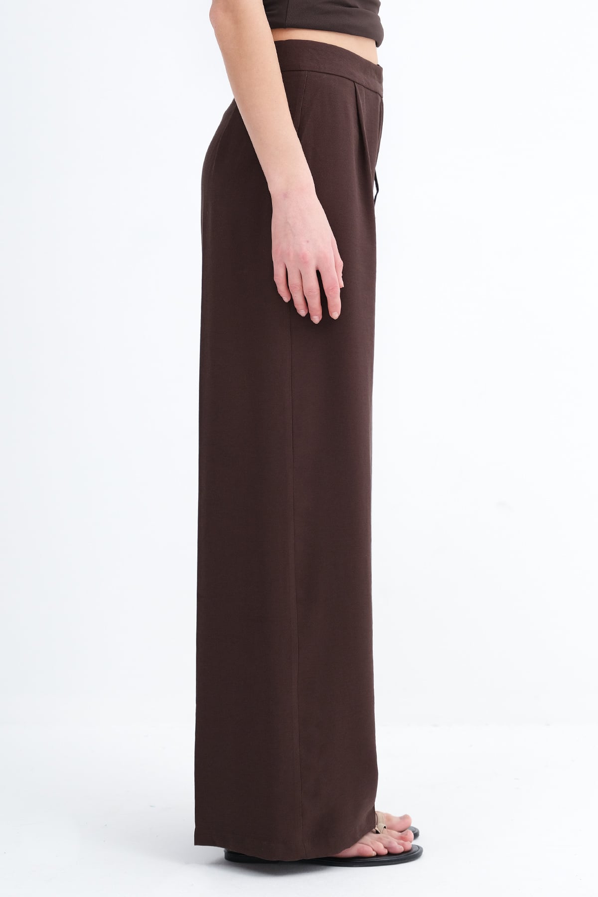 Bitter-Coffee_Tie-Detail-Wide-Leg-Pants-addax