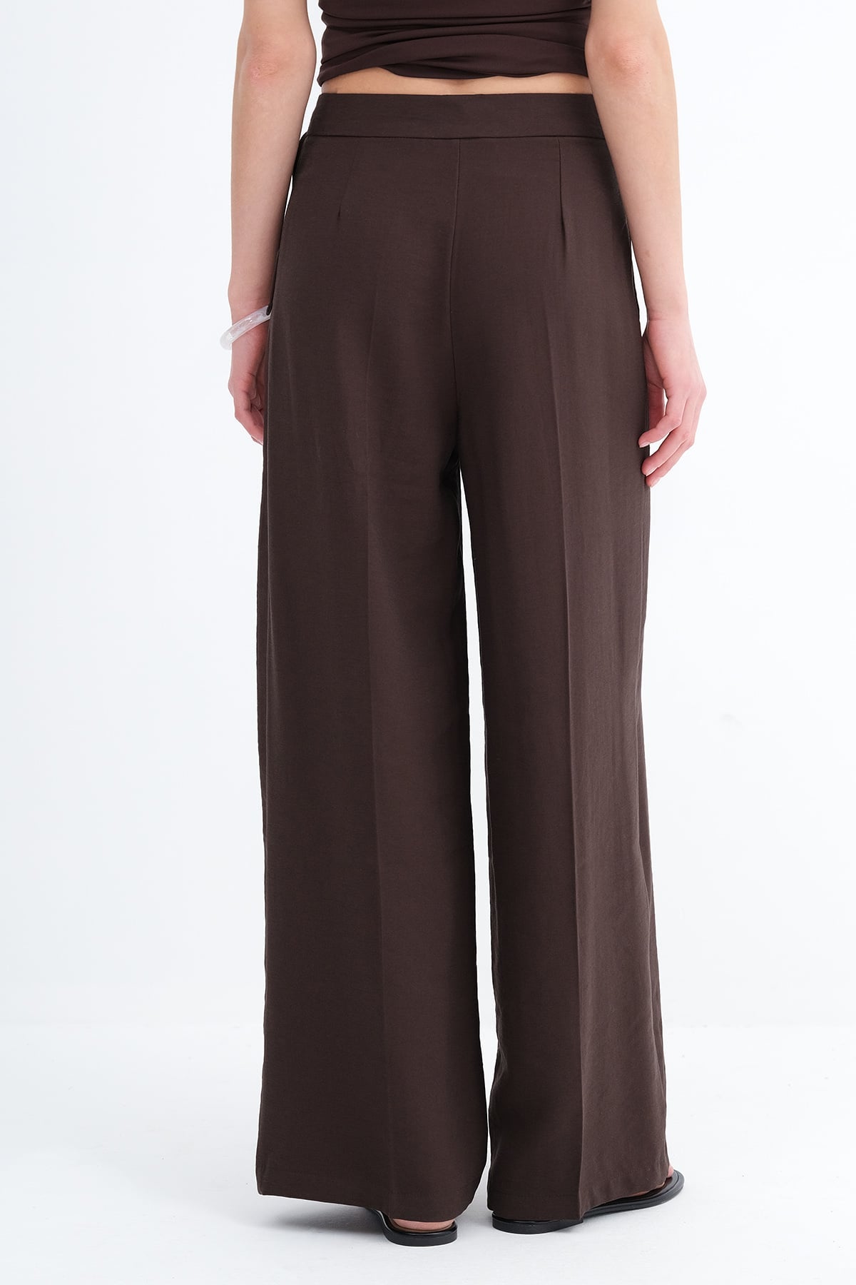 Bitter-Coffee_Tie-Detail-Wide-Leg-Pants-addax