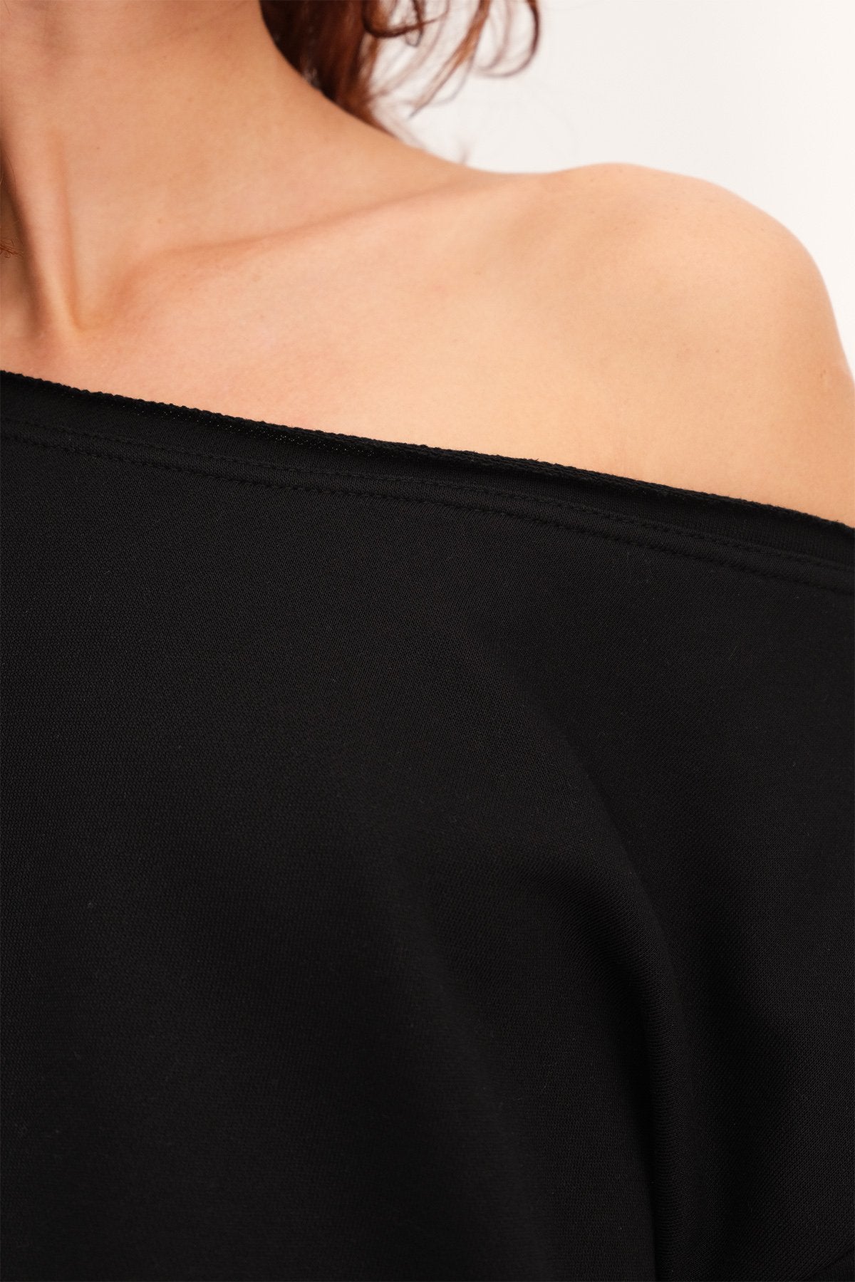 Black_Boat-Neck-Sweatshirt-addax