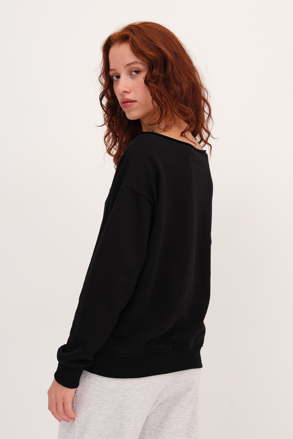 Black_Boat-Neck-Sweatshirt-addax