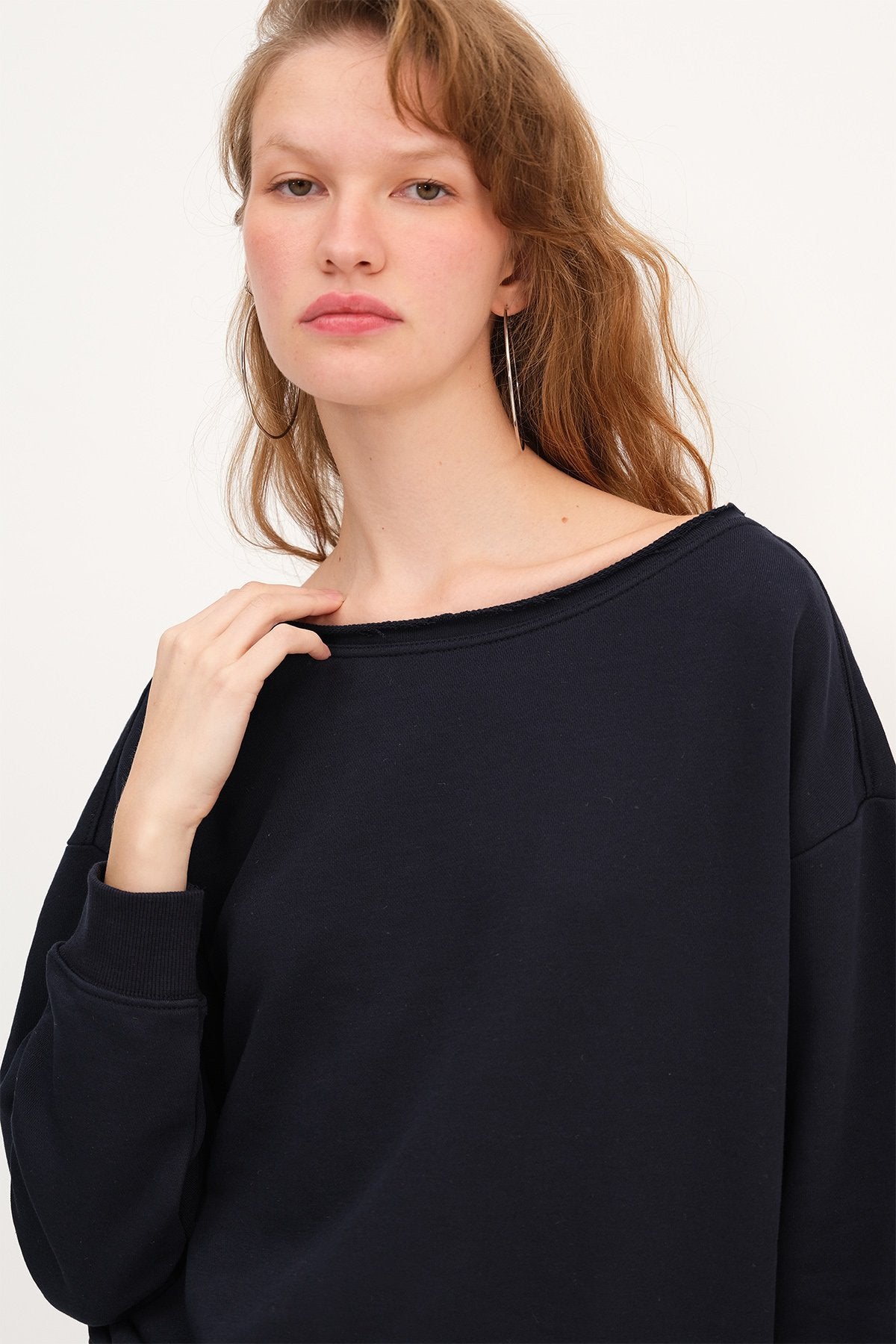 Night-Blue_Boat-Neck-Sweatshirt-addax