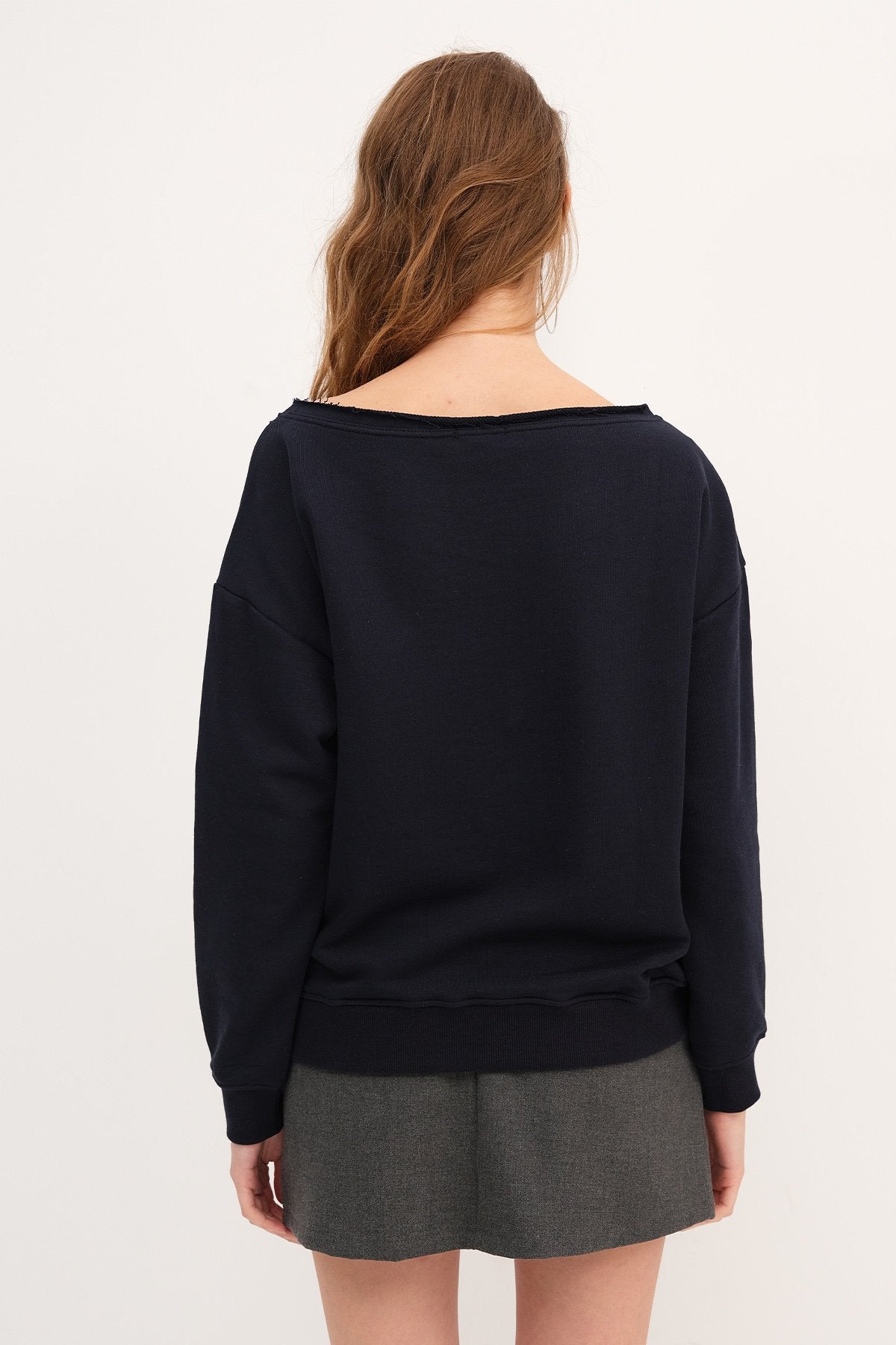 Night-Blue_Boat-Neck-Sweatshirt-addax