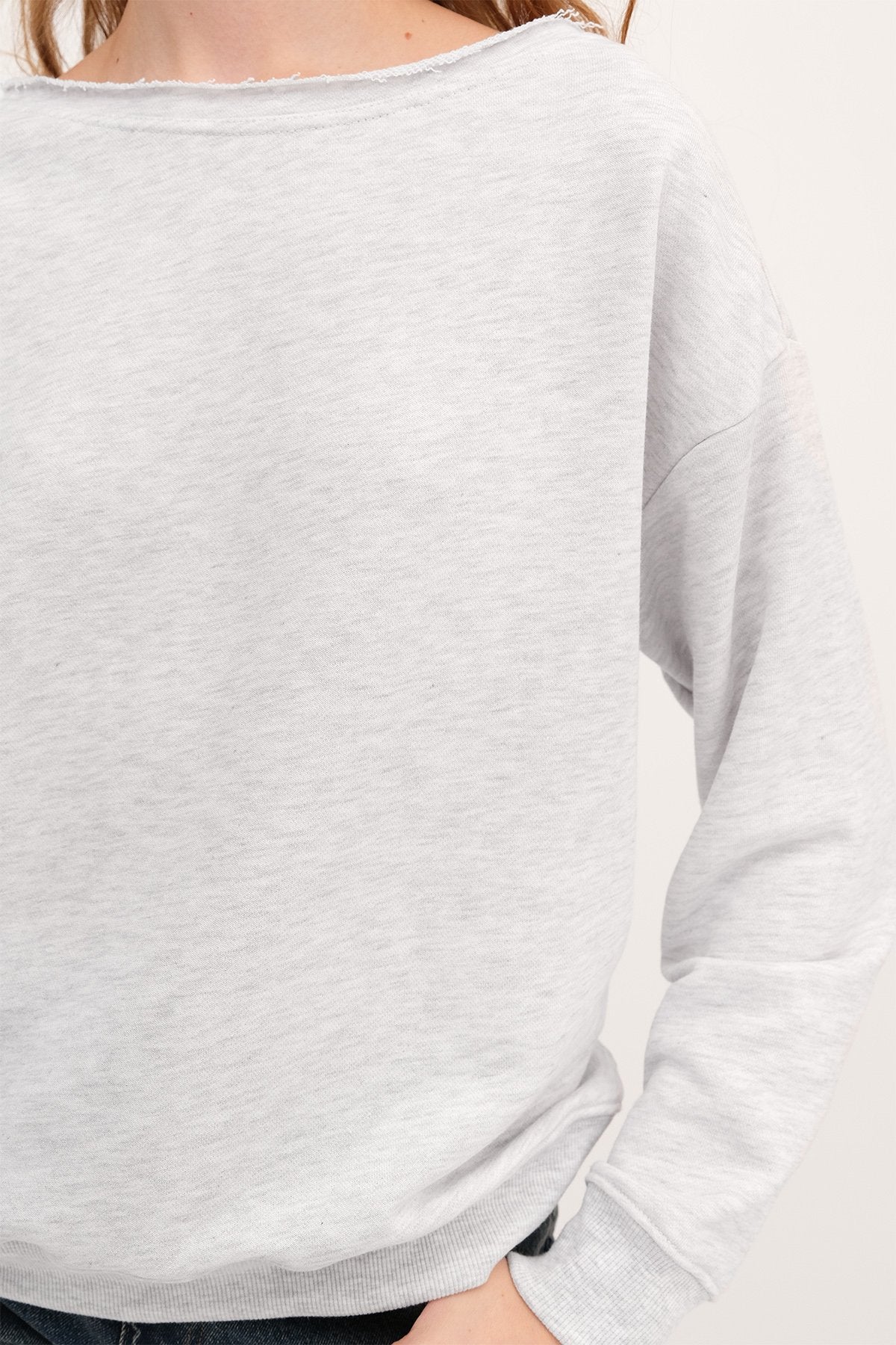 Snow-Melange_Boat-Neck-Sweatshirt-addax